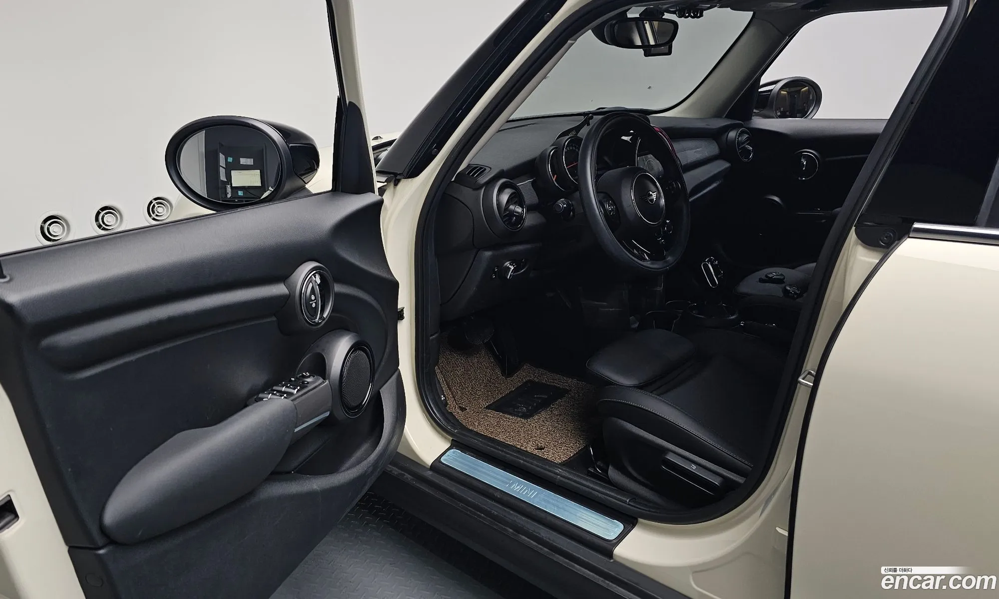 Mini Cooper 2020 WMWXV7102M2N30954 — 17