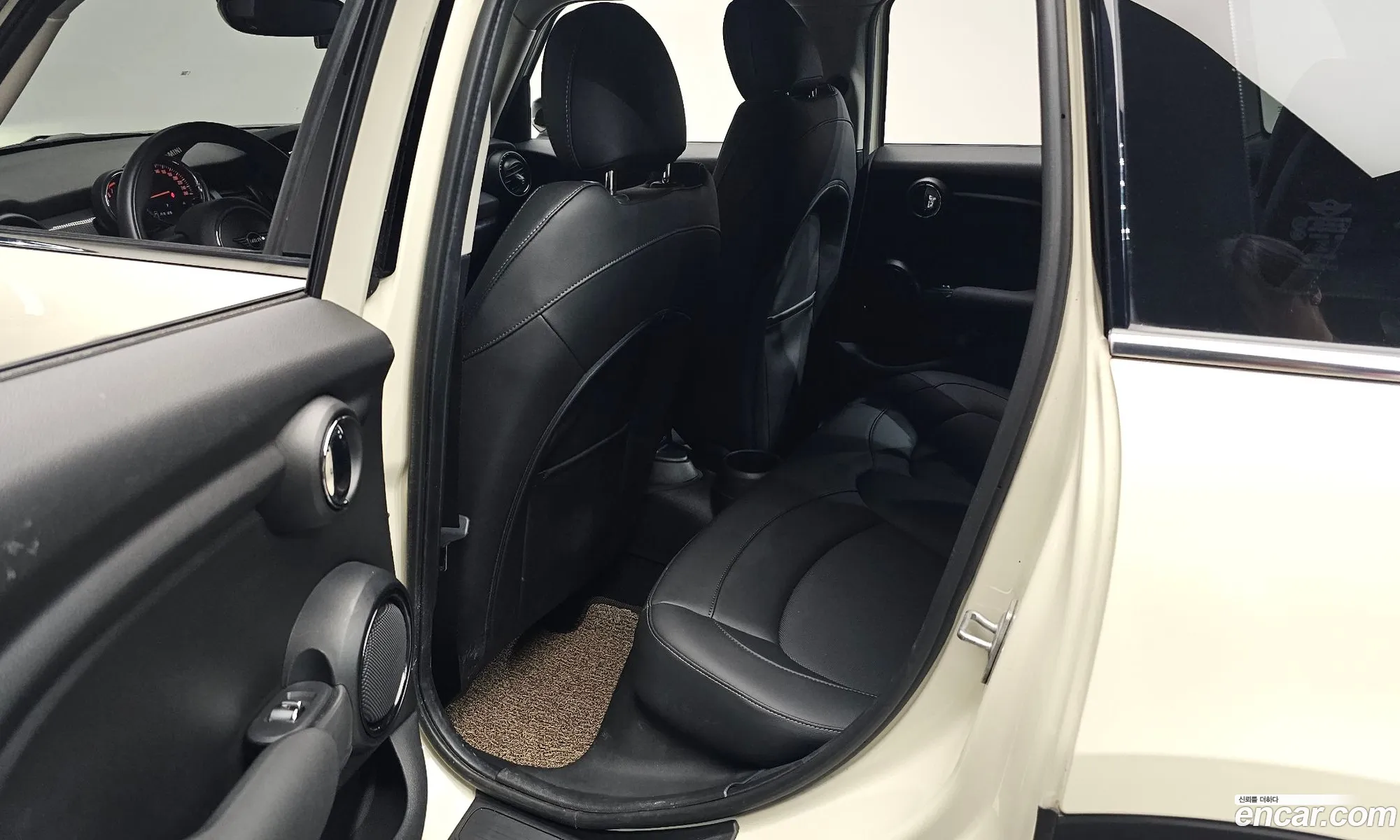 Mini Cooper 2020 WMWXV7102M2N30954 — 9