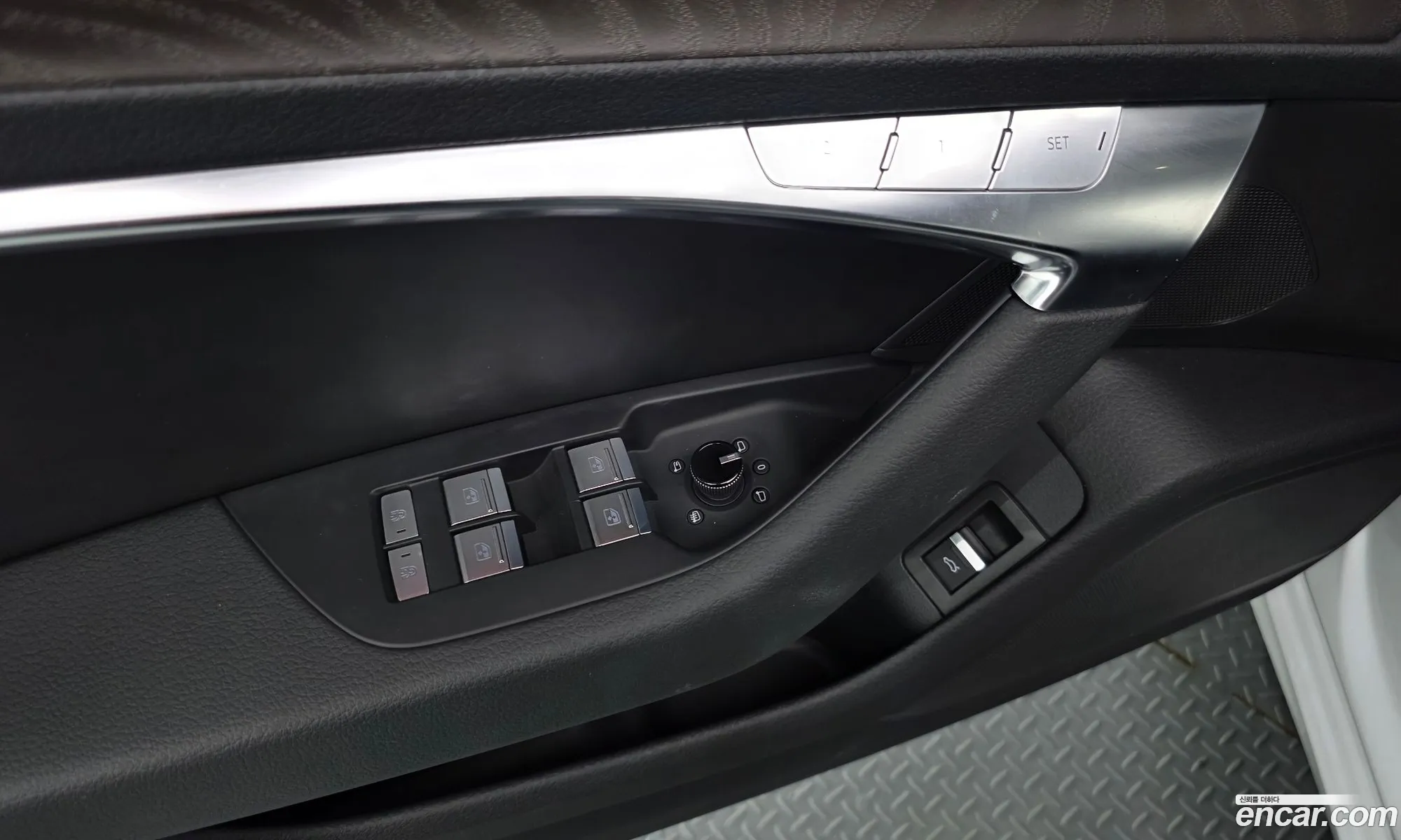 Audi A6 2022 WAUZZZF24NN040616 — 24