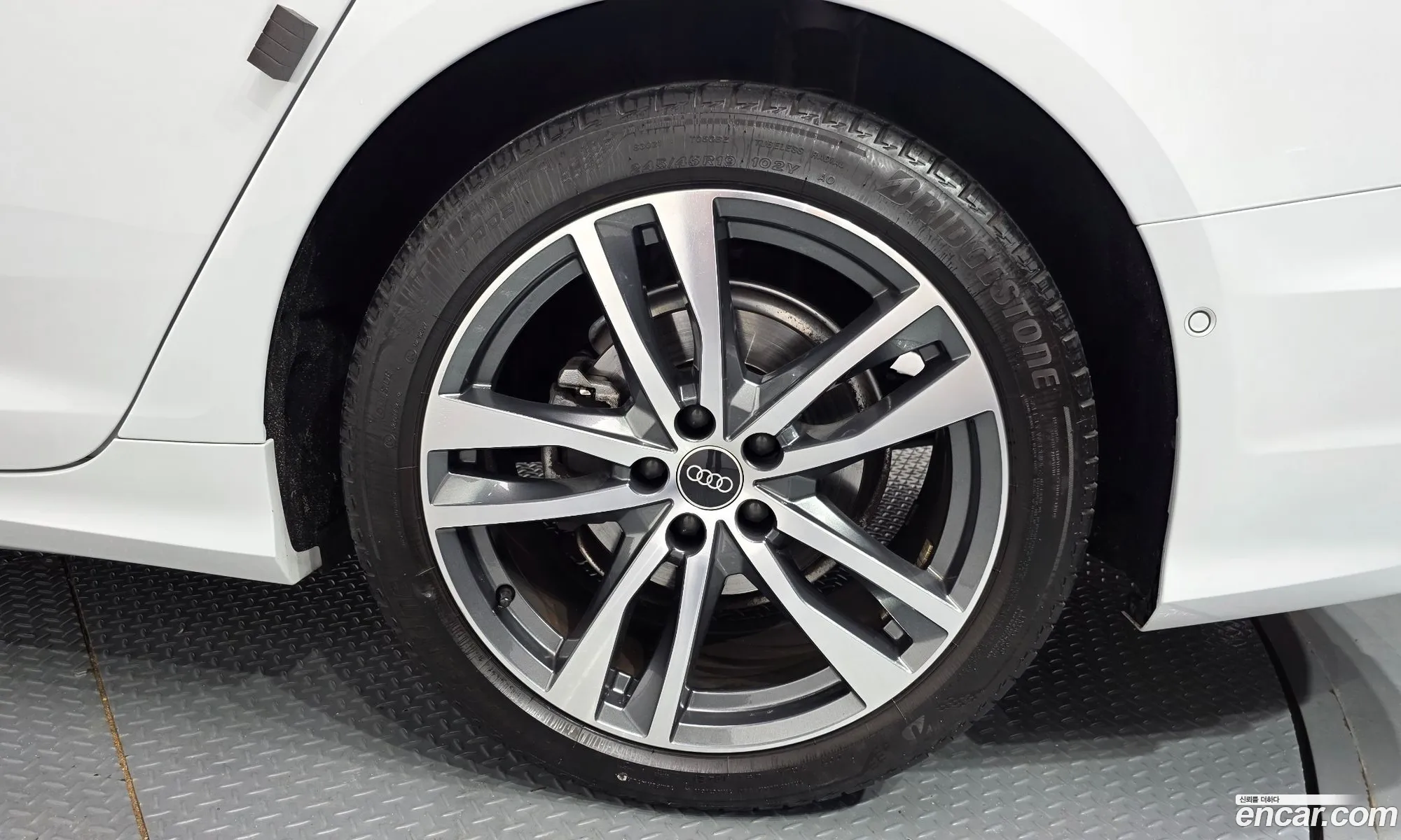Audi A6 2022 WAUZZZF24NN040616 — 25