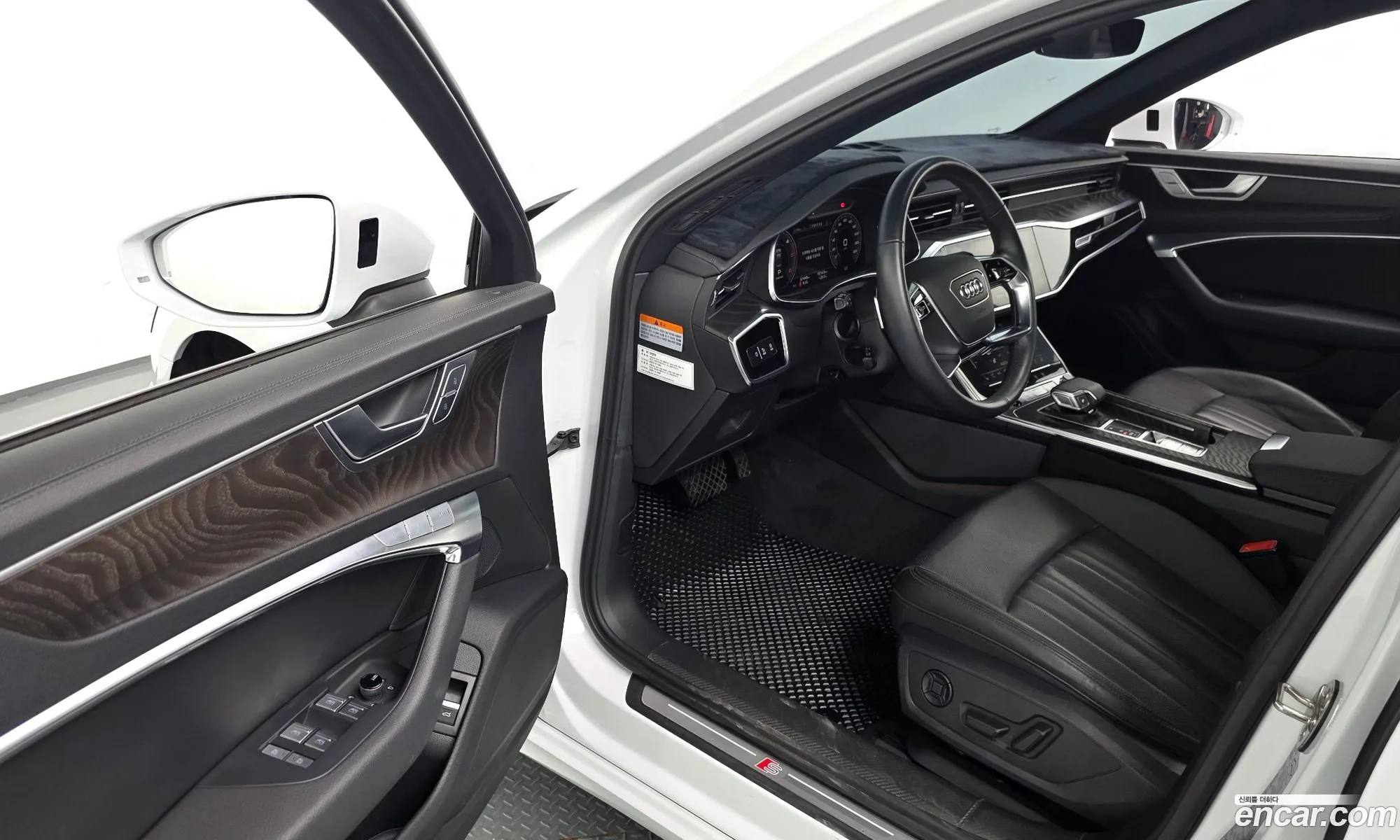 Audi A6 2022 WAUZZZF24NN040616 — 12