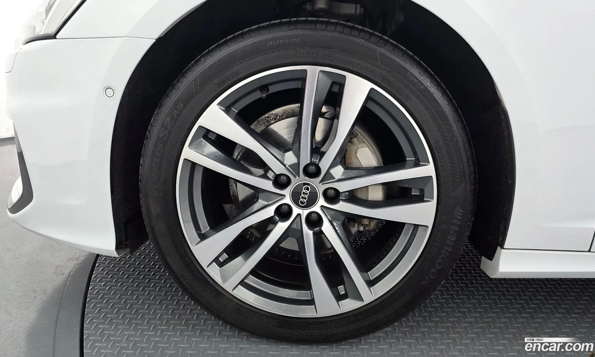 Audi A6 2022 WAUZZZF24NN040616 — 13