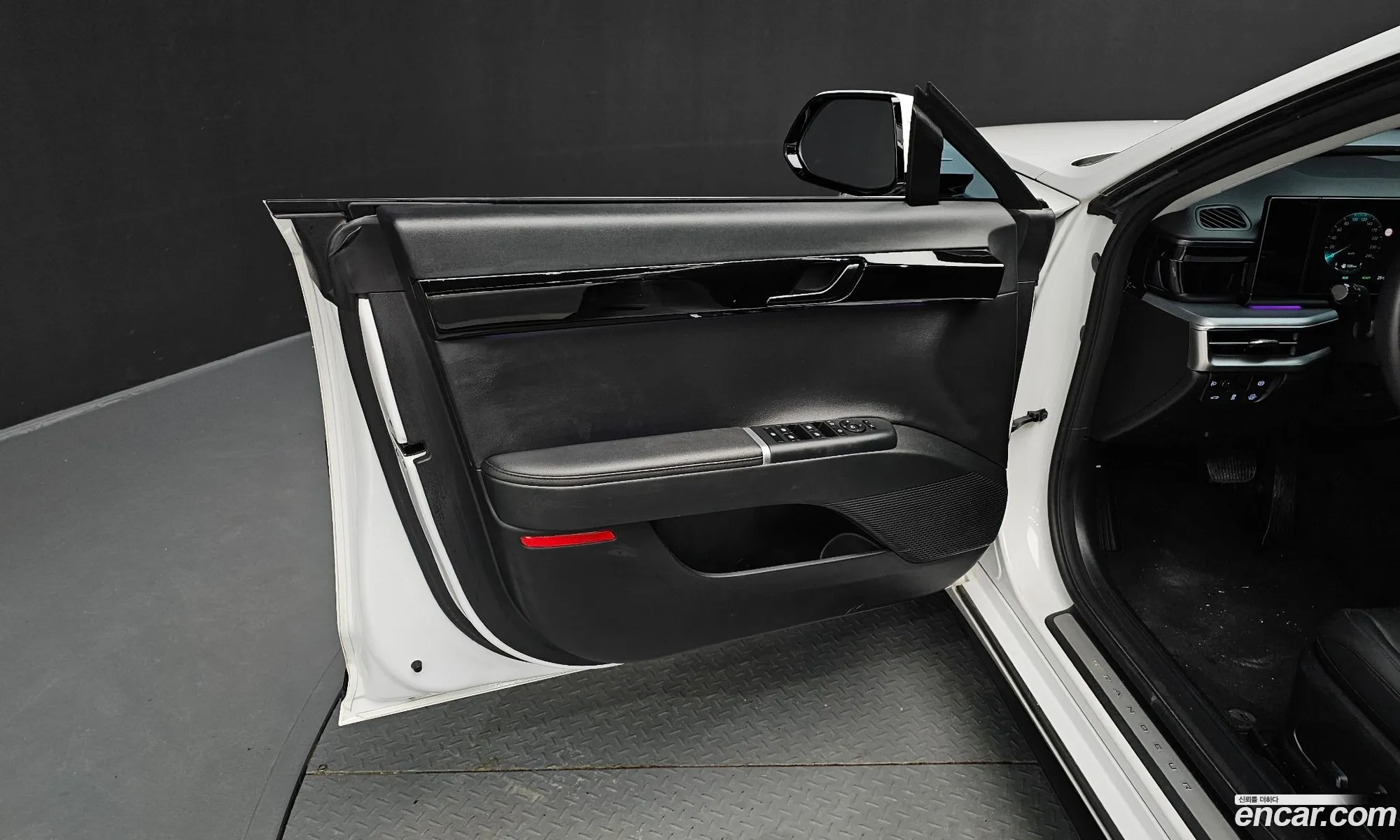 Hyundai Grandeur Hybrid 2024 — 13