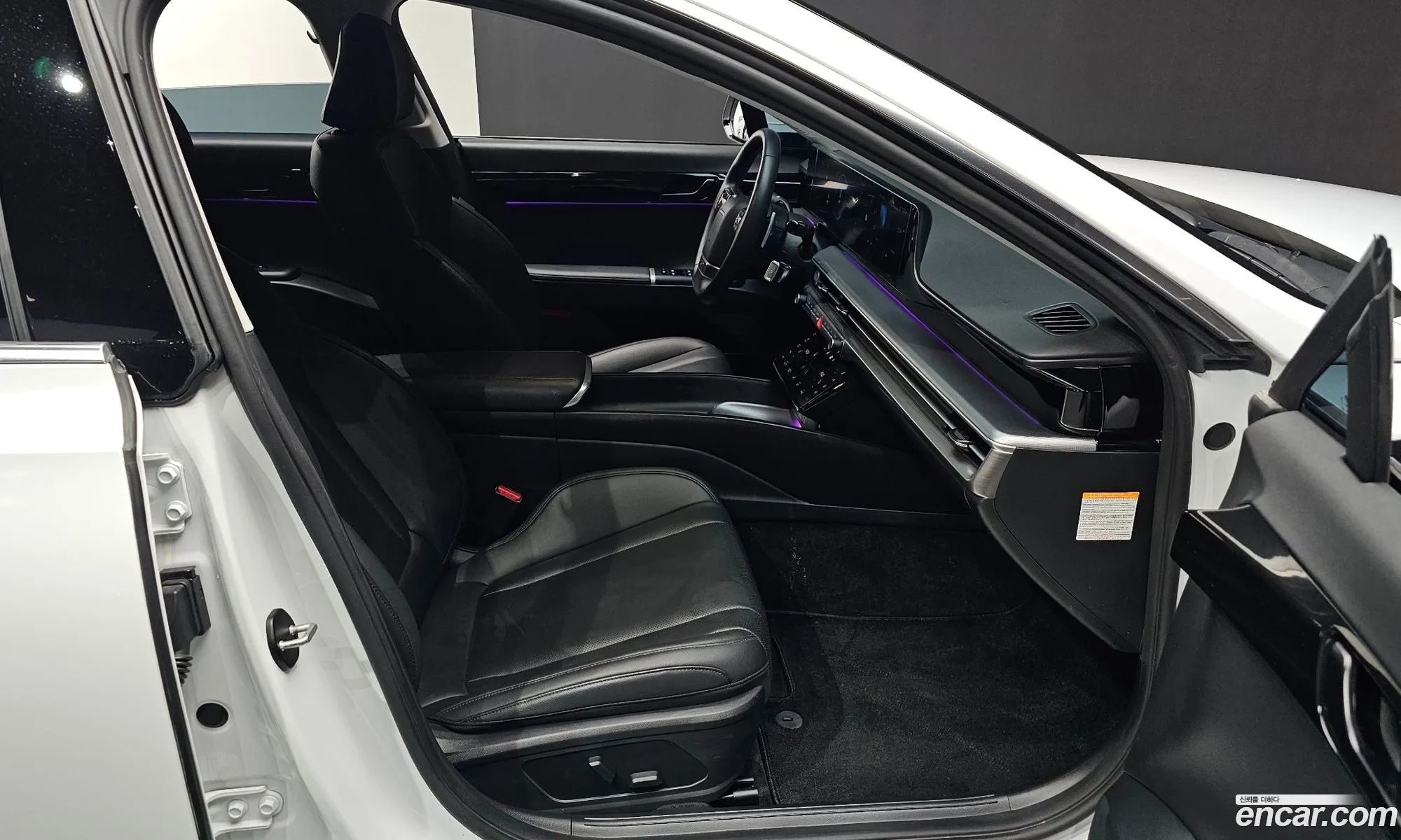 Hyundai Grandeur Hybrid 2024 — 28