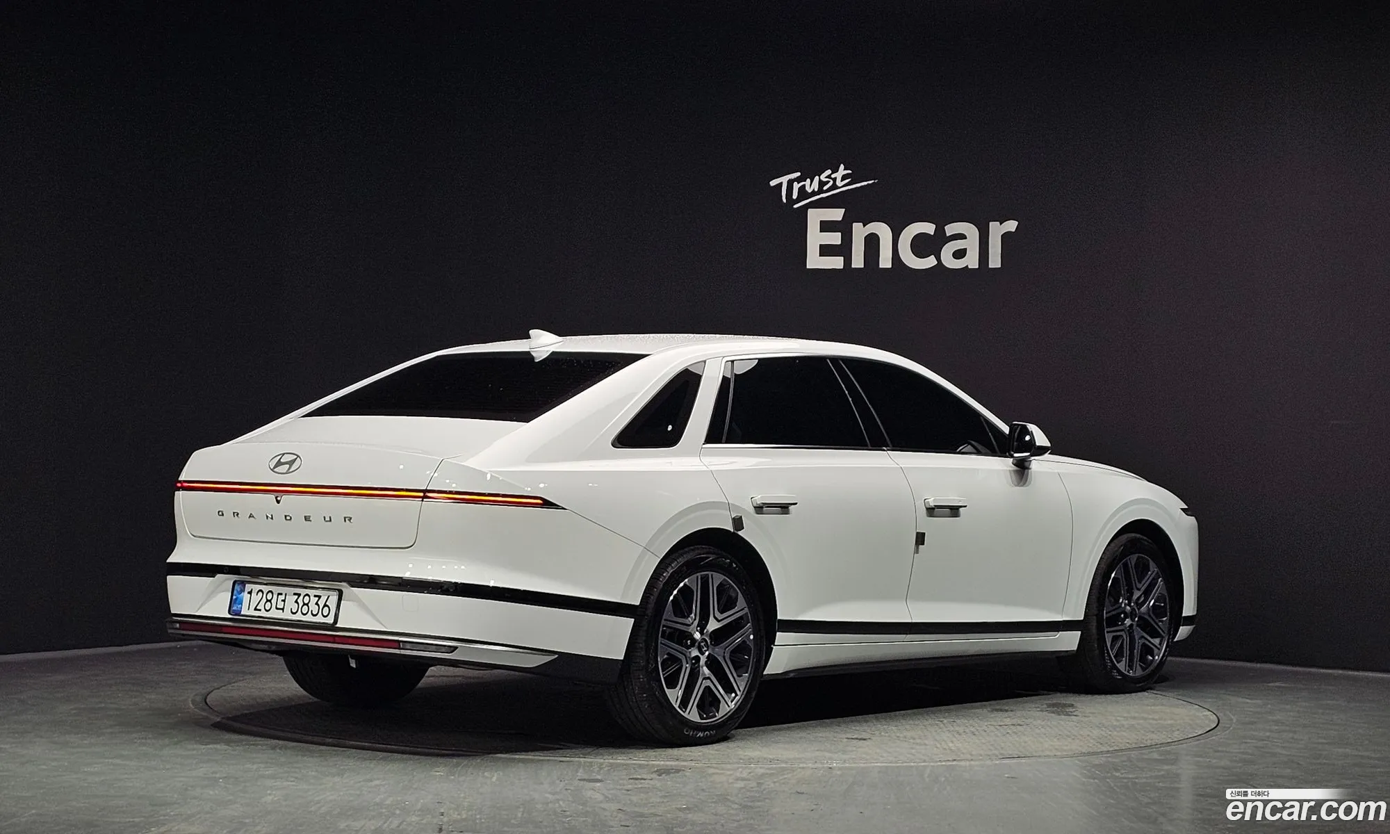 Hyundai Grandeur Hybrid 2024 — 22