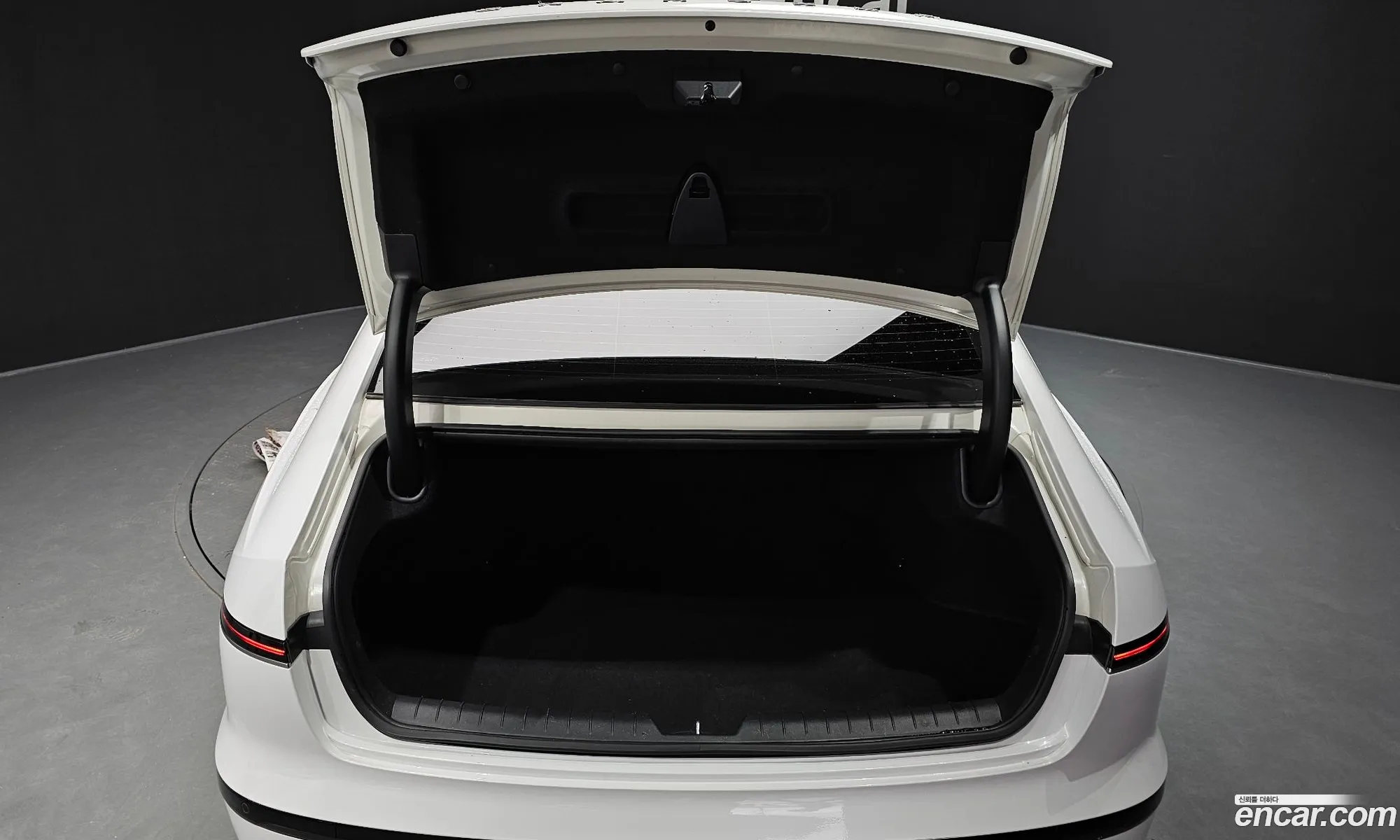 Hyundai Grandeur Hybrid 2024 — 33