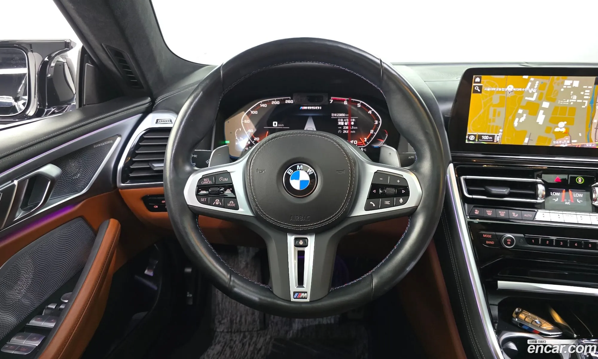 BMW 8 Series 2023 — 24
