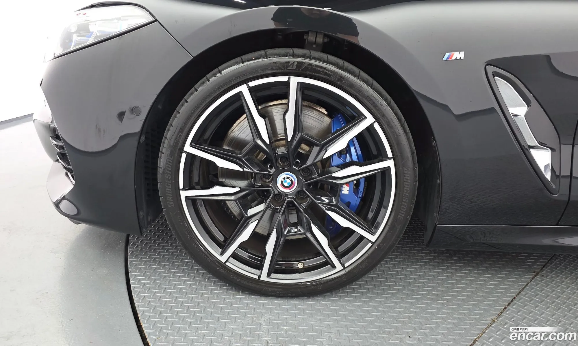 BMW 8 Series 2023 — 22