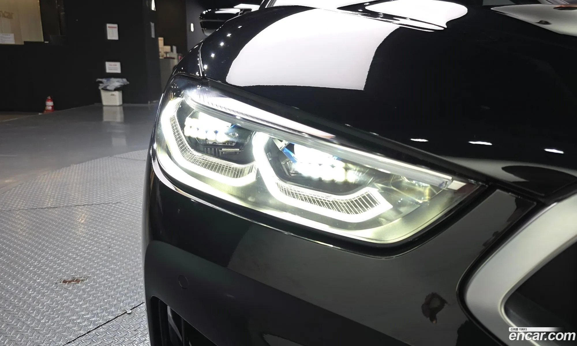 BMW 8 Series 2023 — 9