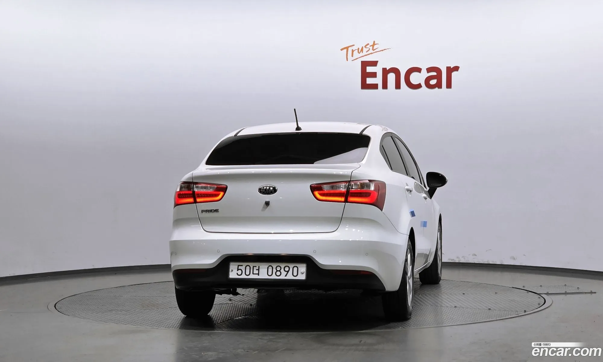 Kia Pride 2015 — 2