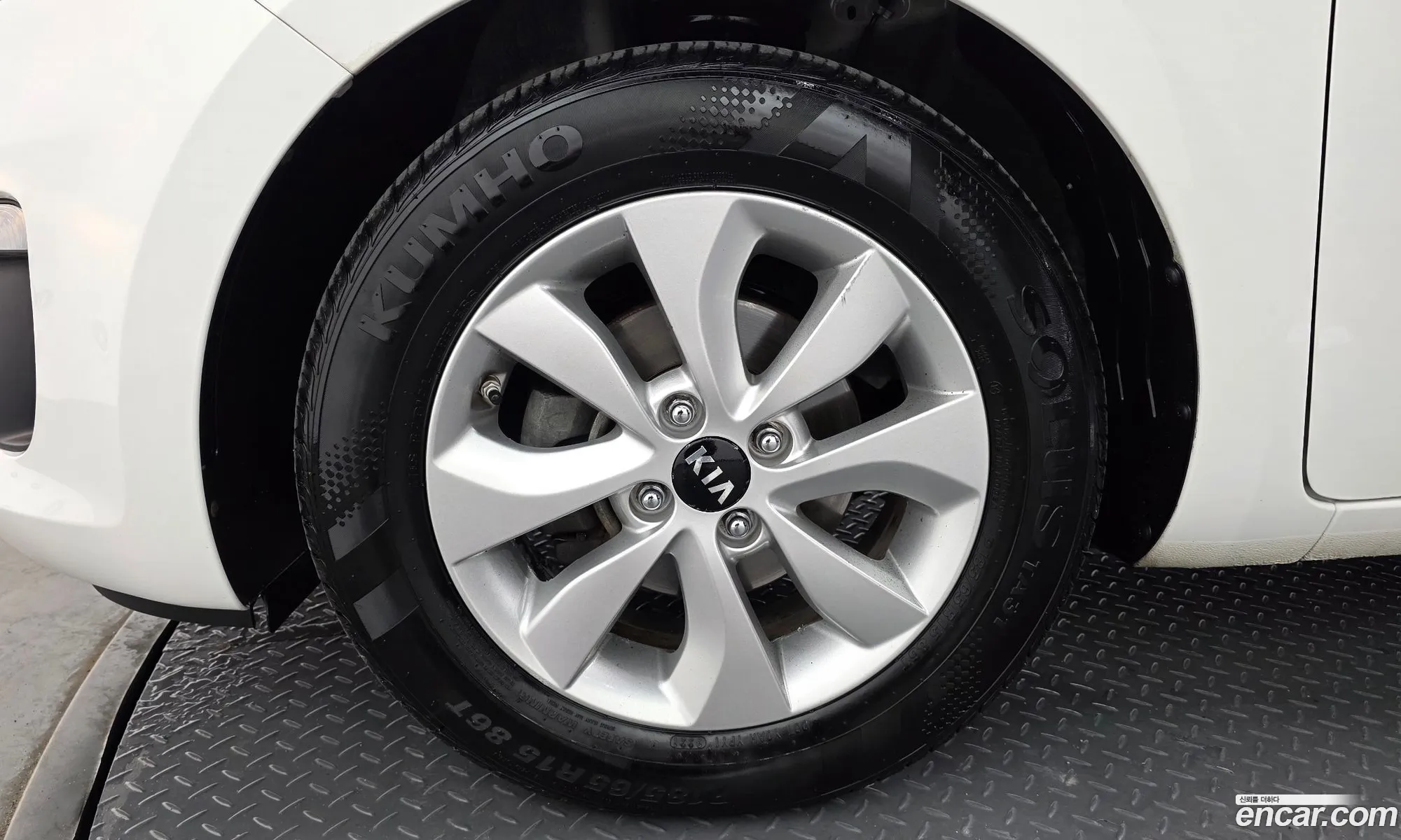 Kia Pride 2015 — 11