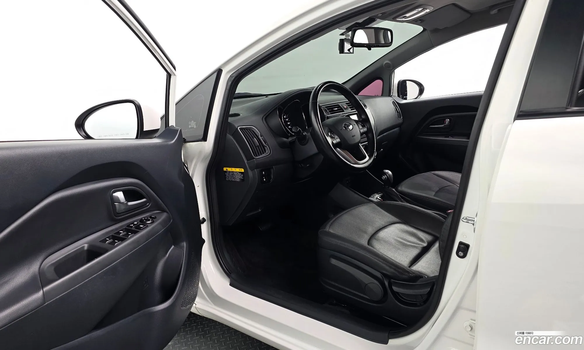 Kia Pride 2015 — 12