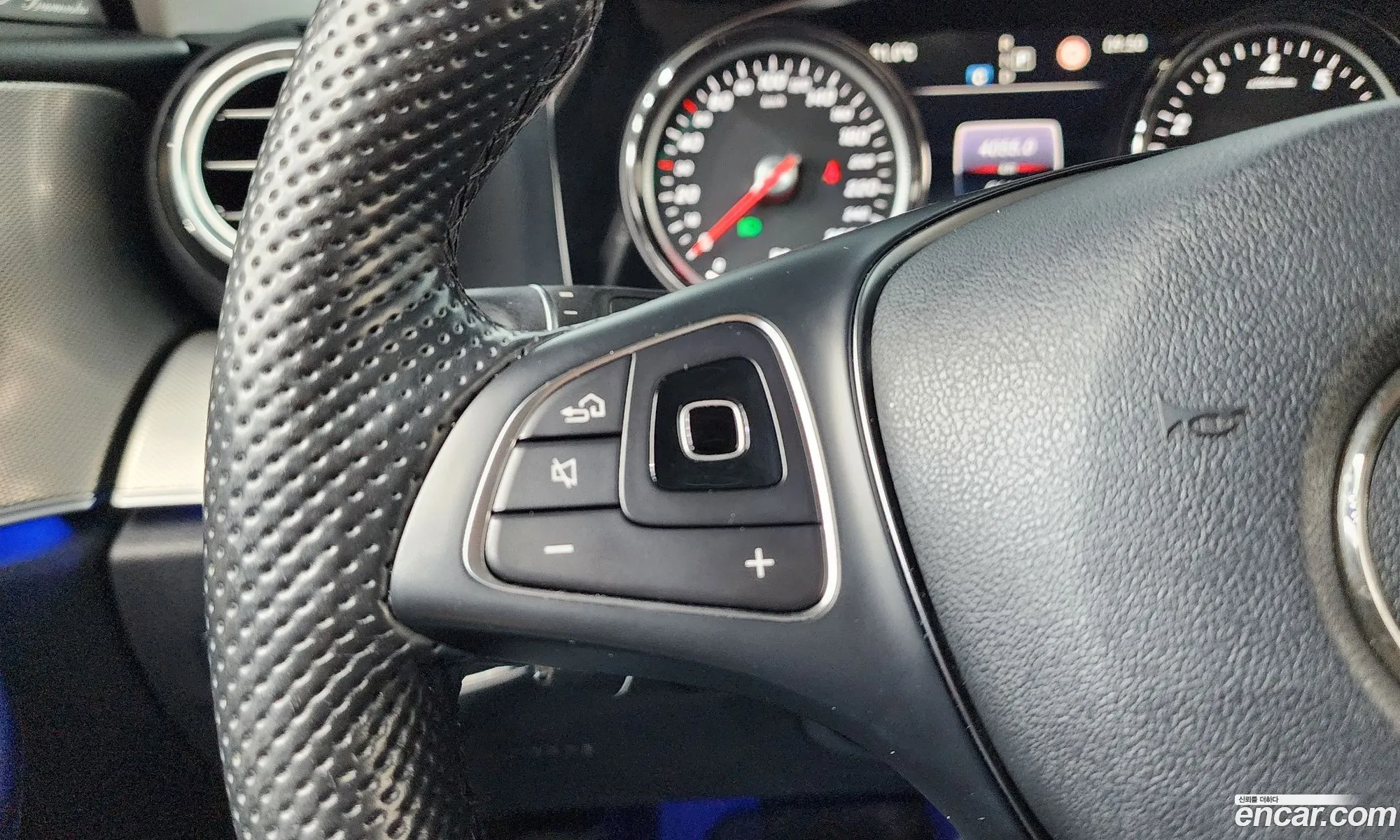 Mercedes-Benz E-Class W213 2017 WDDZF4CB2HA135020 — 8