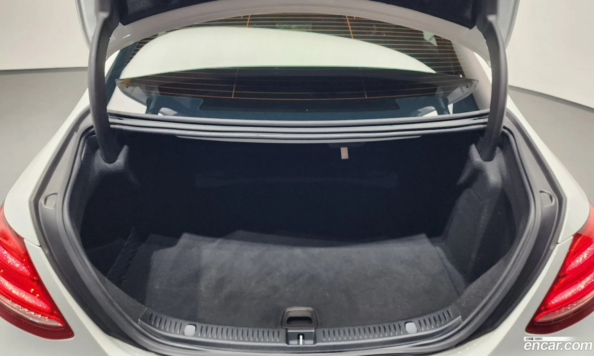 Mercedes-Benz E-Class W213 2017 WDDZF4CB2HA135020 — 7
