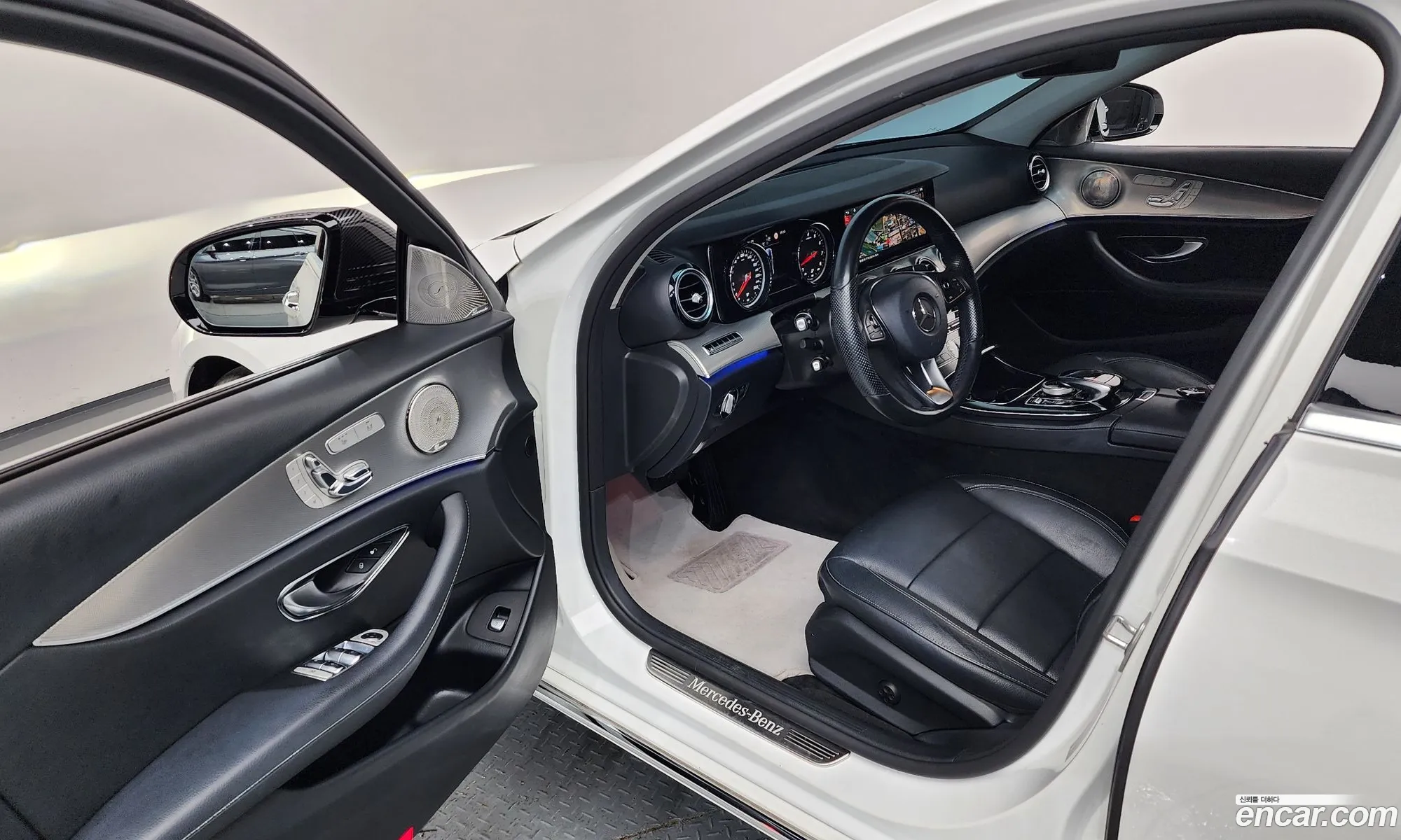 Mercedes-Benz E-Class W213 2017 WDDZF4CB2HA135020 — 10