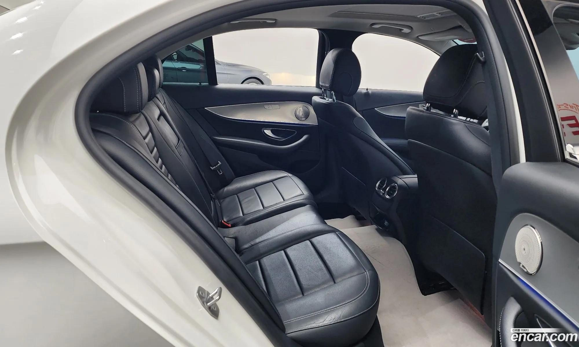 Mercedes-Benz E-Class W213 2017 WDDZF4CB2HA135020 — 4