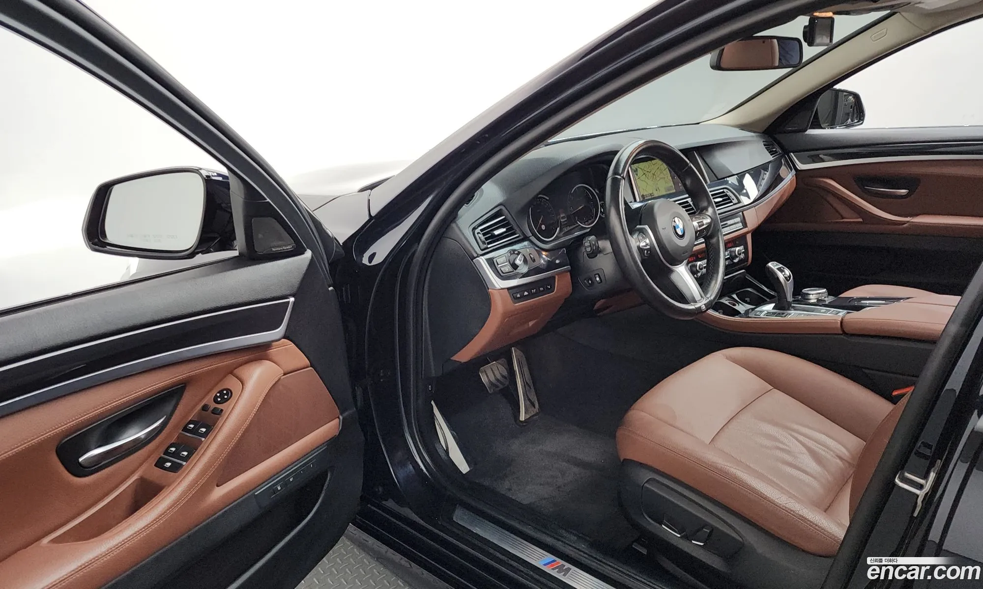 BMW 5 Series 2016 WBA5D3108GGV82664 — 2