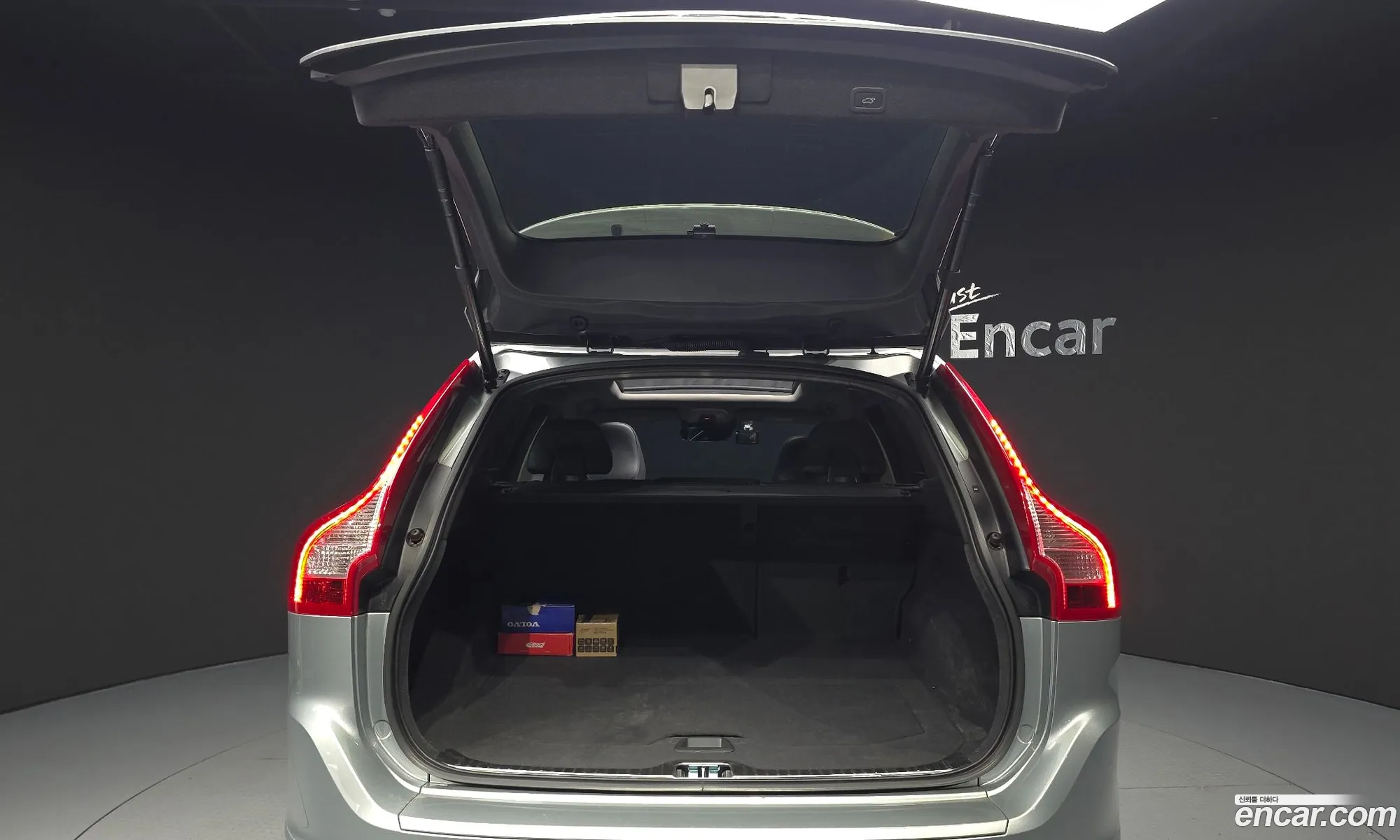 Volvo XC60 2017 YV1DZA8BDH2195335 — 18
