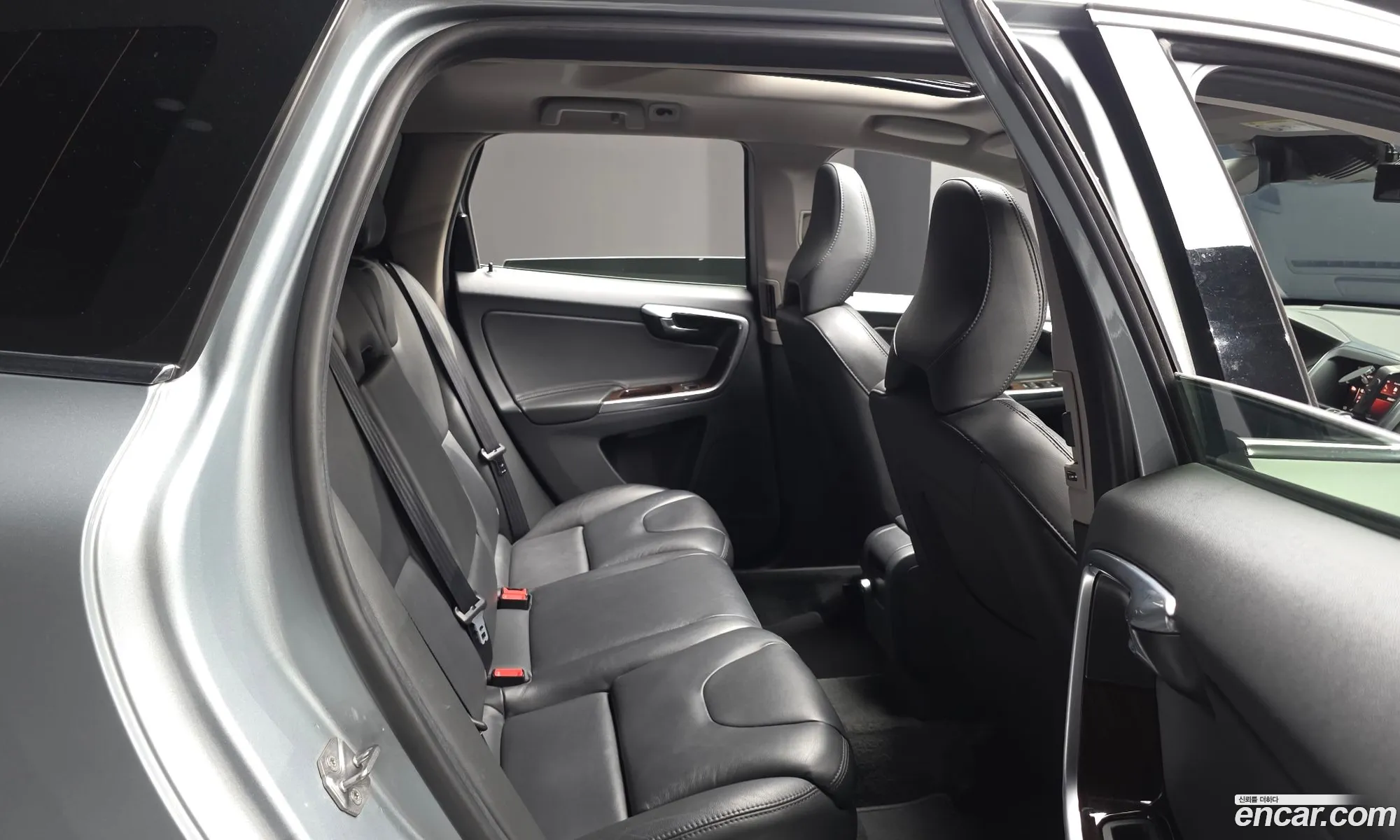 Volvo XC60 2017 YV1DZA8BDH2195335 — 14