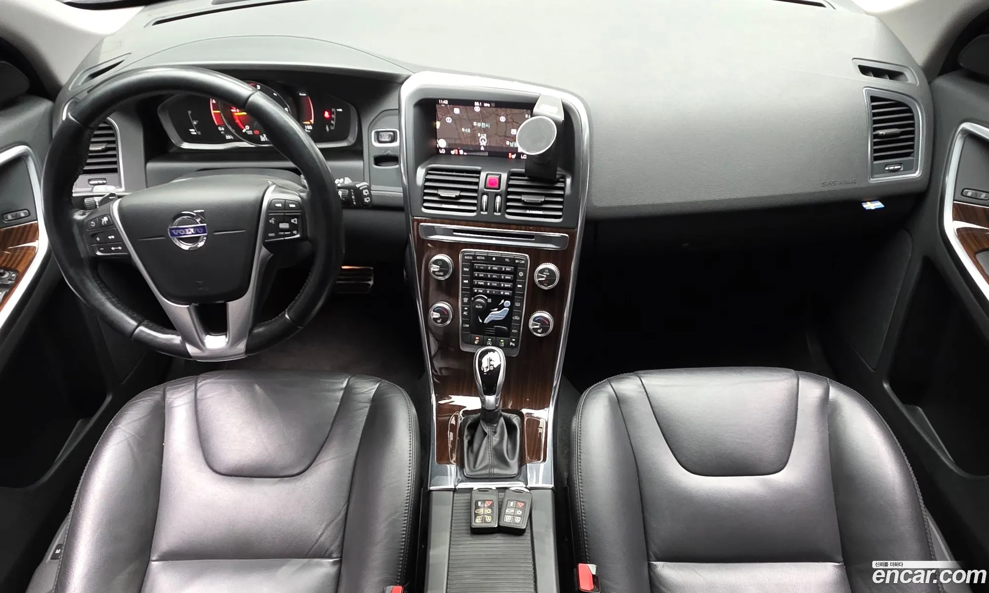 Volvo XC60 2017 YV1DZA8BDH2195335 — 9