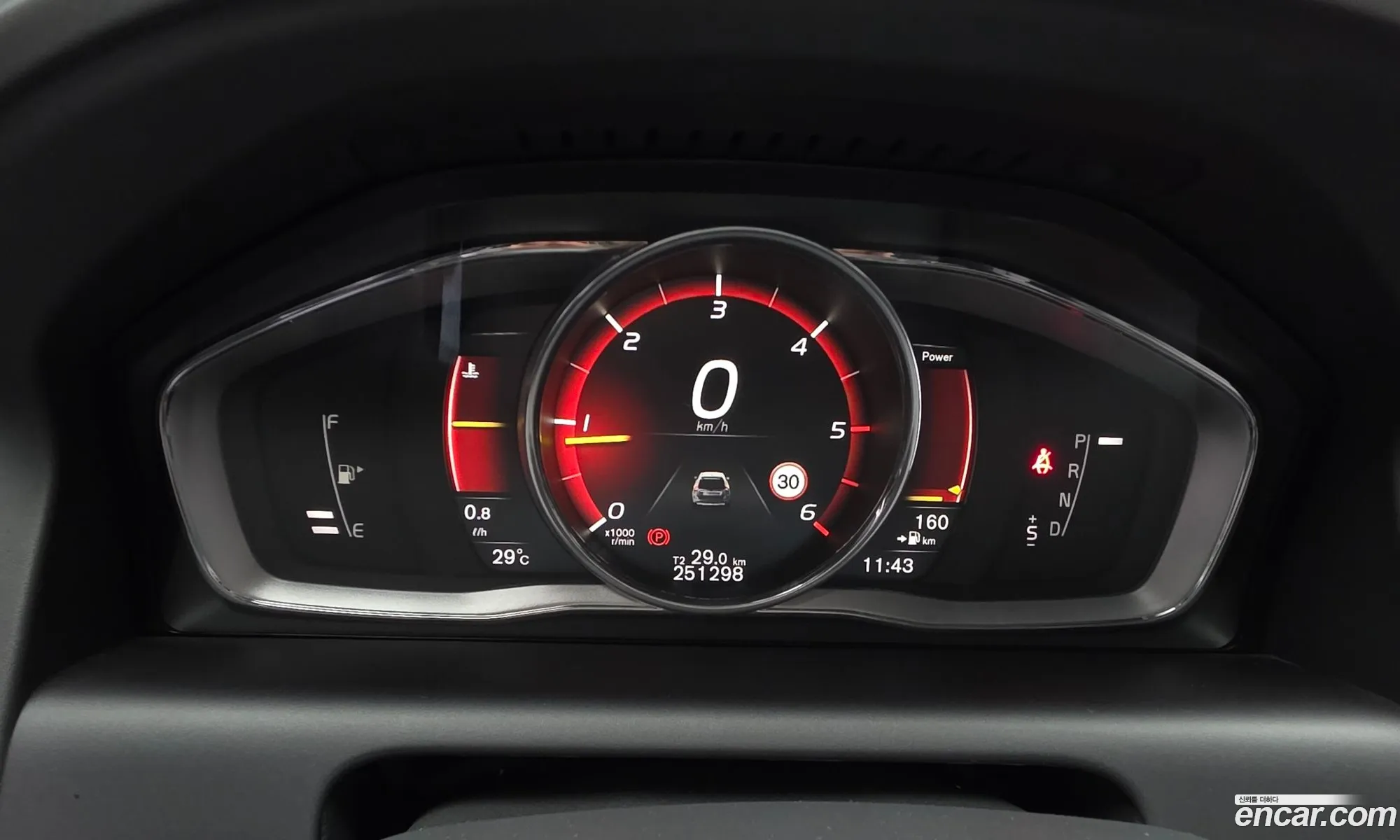 Volvo XC60 2017 YV1DZA8BDH2195335 — 12
