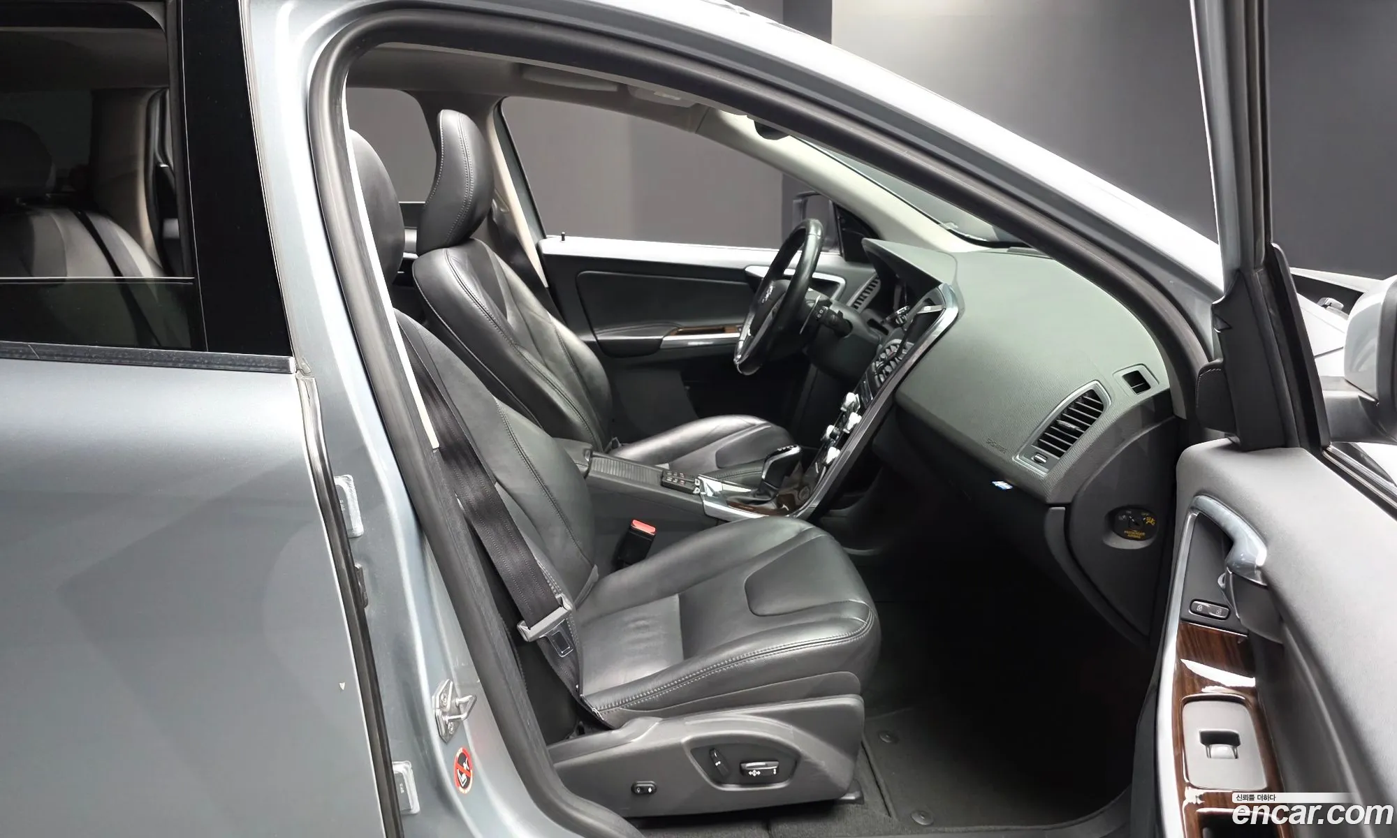 Volvo XC60 2017 YV1DZA8BDH2195335 — 13
