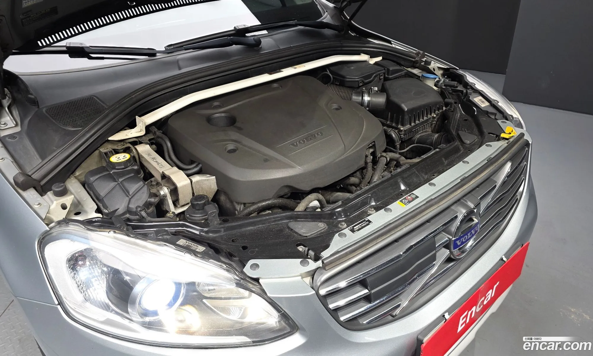 Volvo XC60 2017 YV1DZA8BDH2195335 — 5
