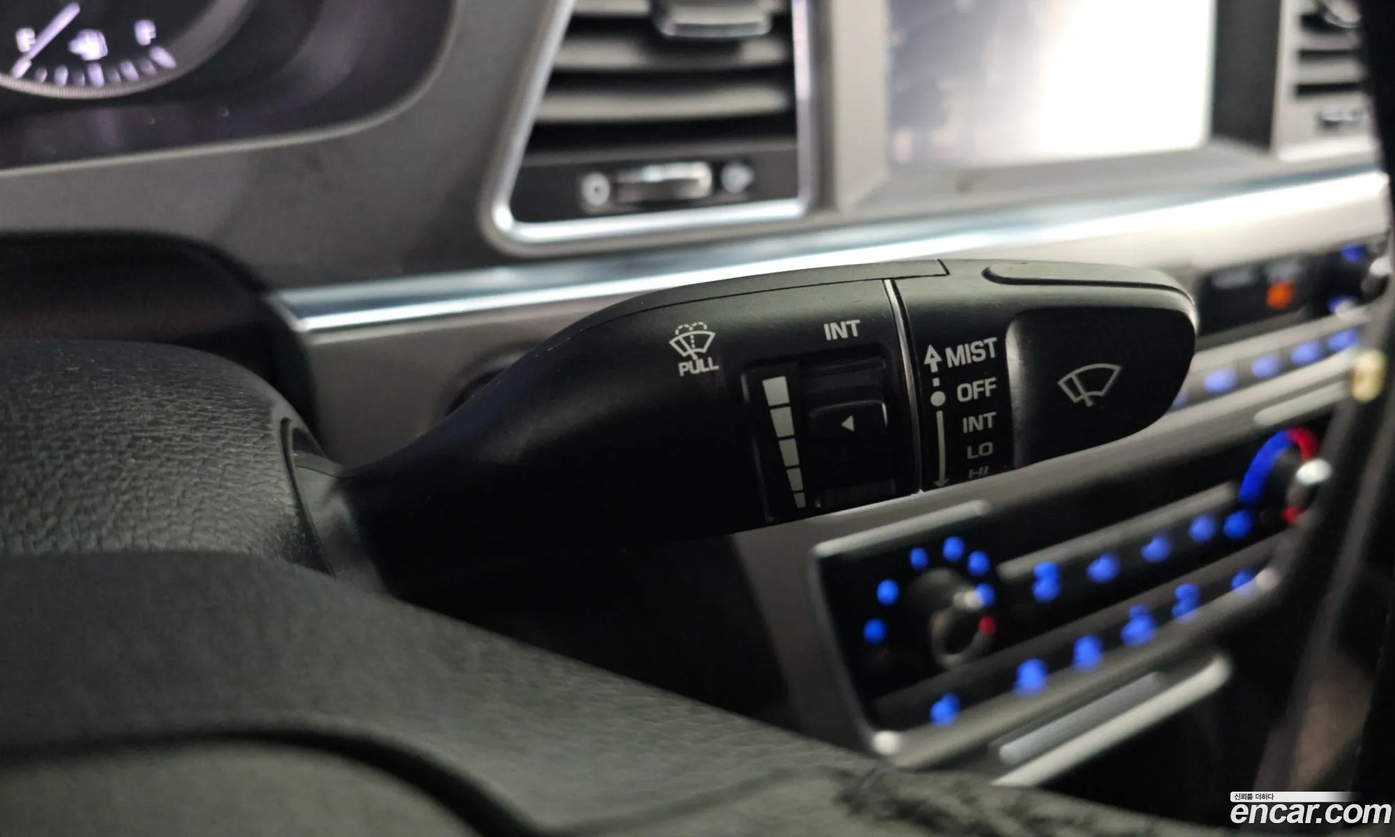 Hyundai LF Sonata 2016 — 25