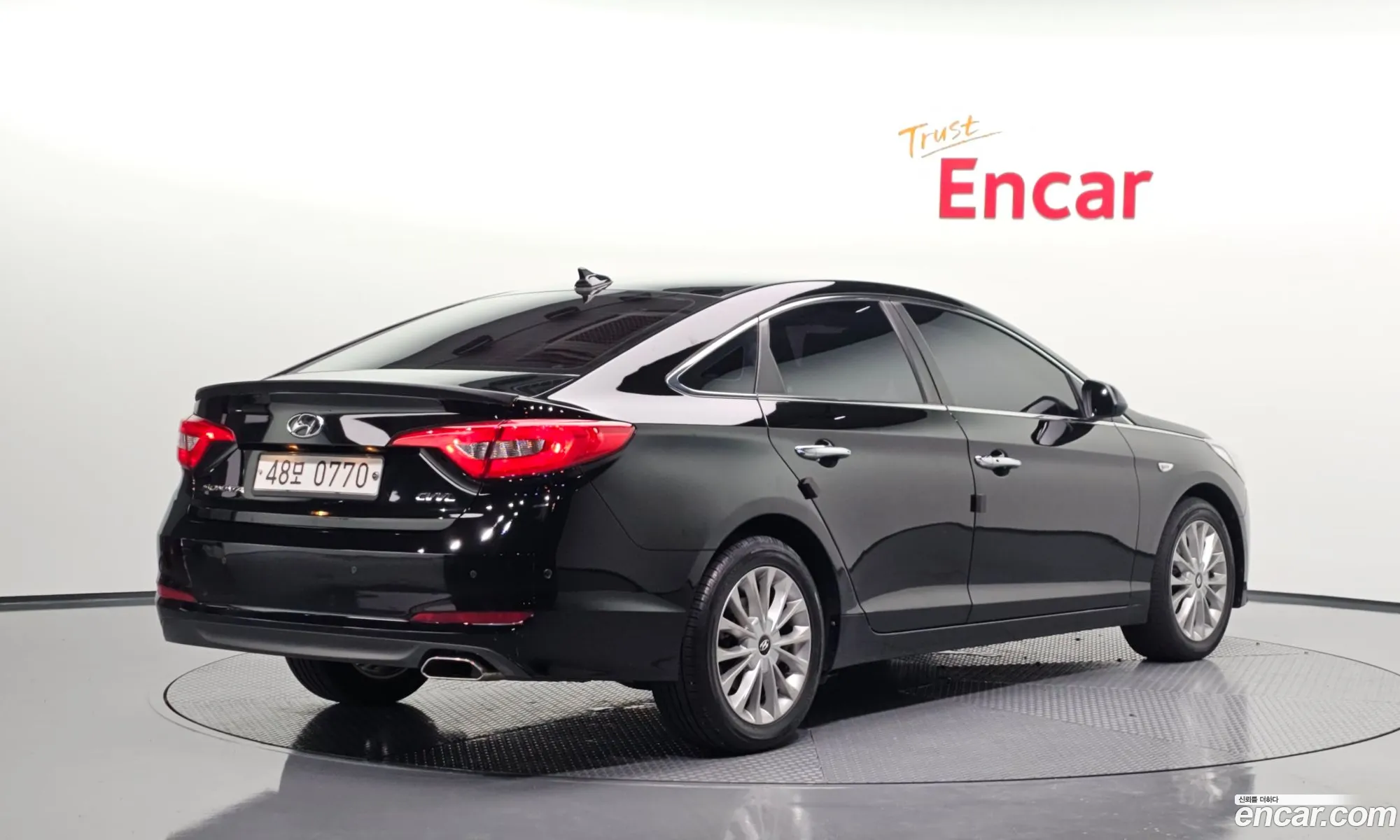 Hyundai LF Sonata 2016 — 12