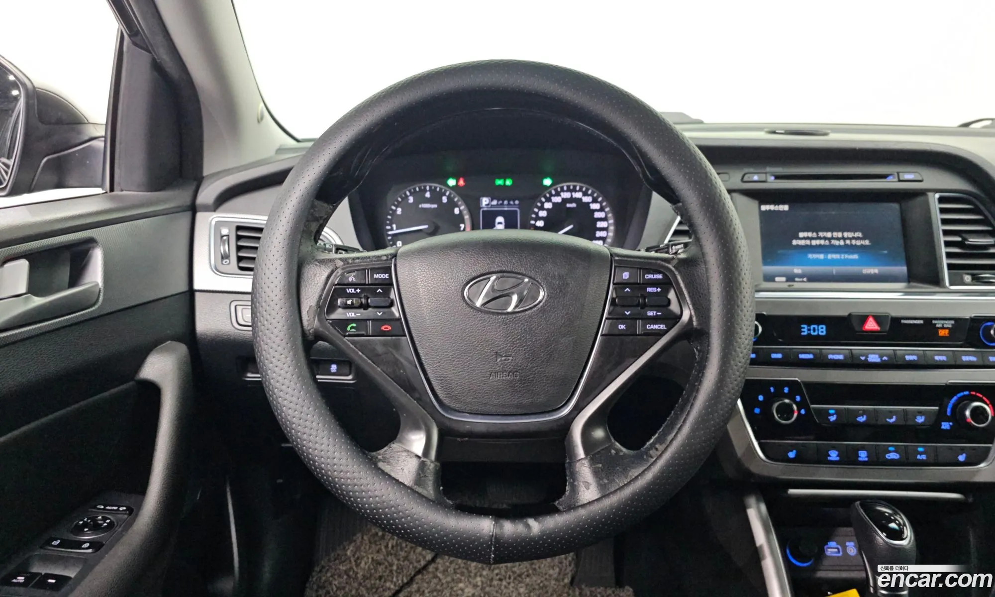 Hyundai LF Sonata 2016 — 15