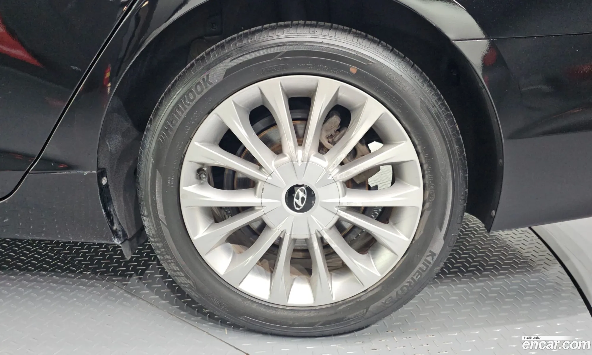 Hyundai LF Sonata 2016 — 31