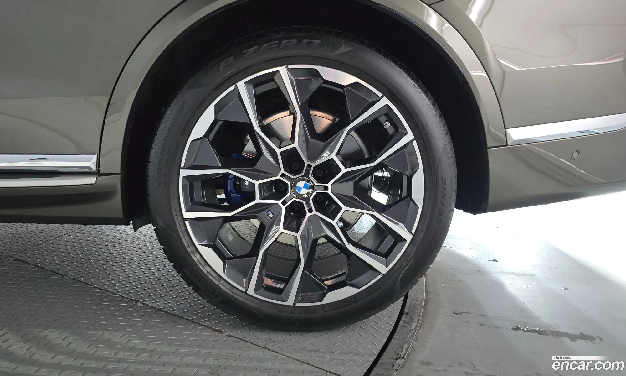 BMW X7 2023 — 8