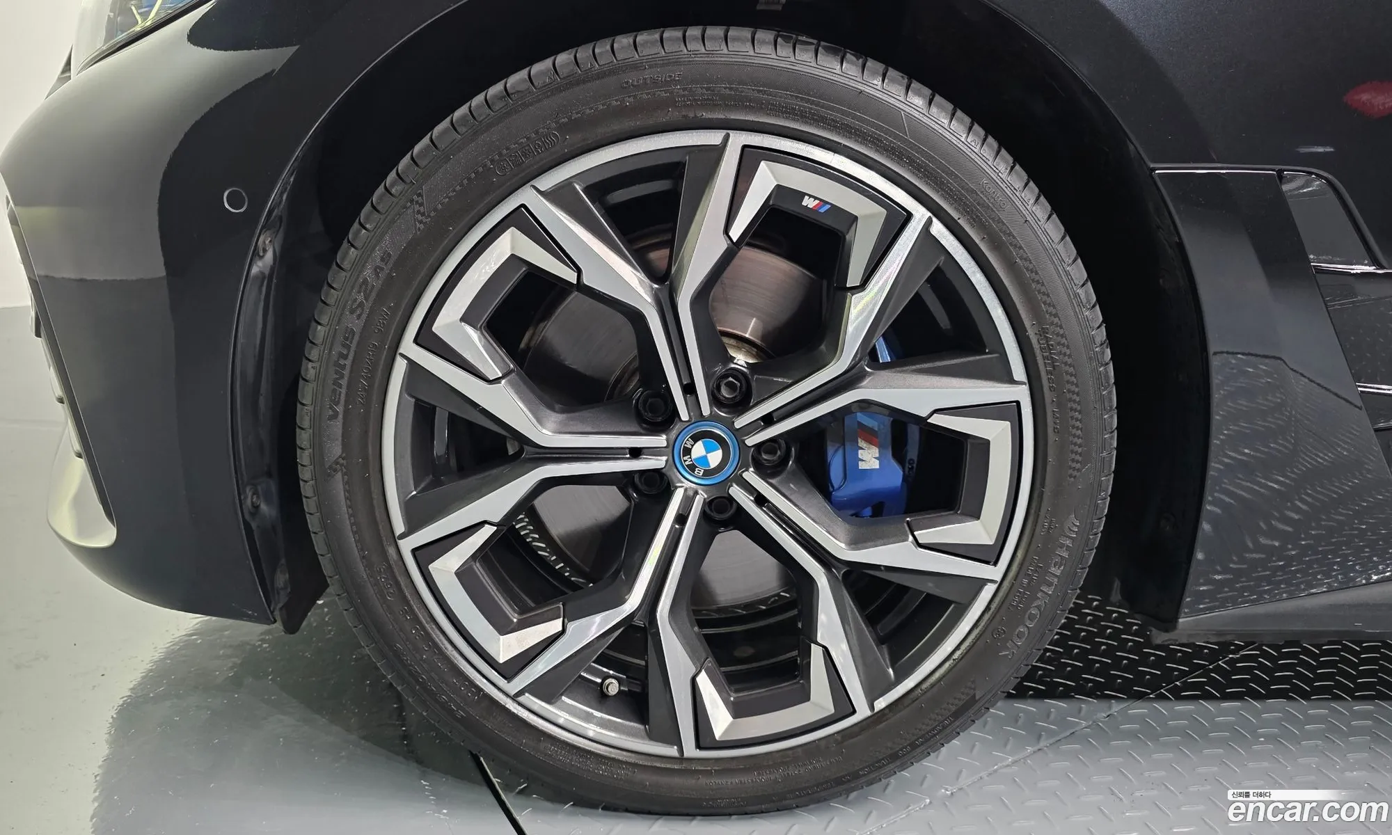 BMW i4 2022 WBY71AW03PFN73098 — 18