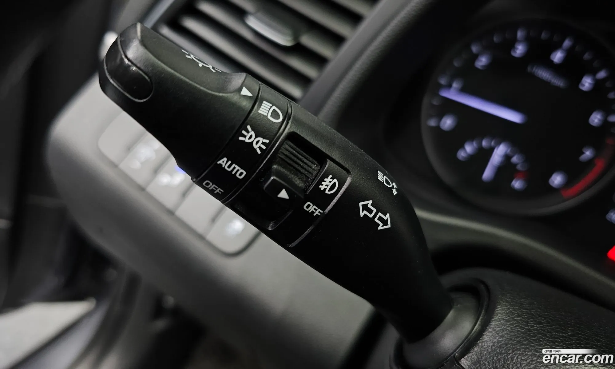 Hyundai Elantra AD 2018 — 18