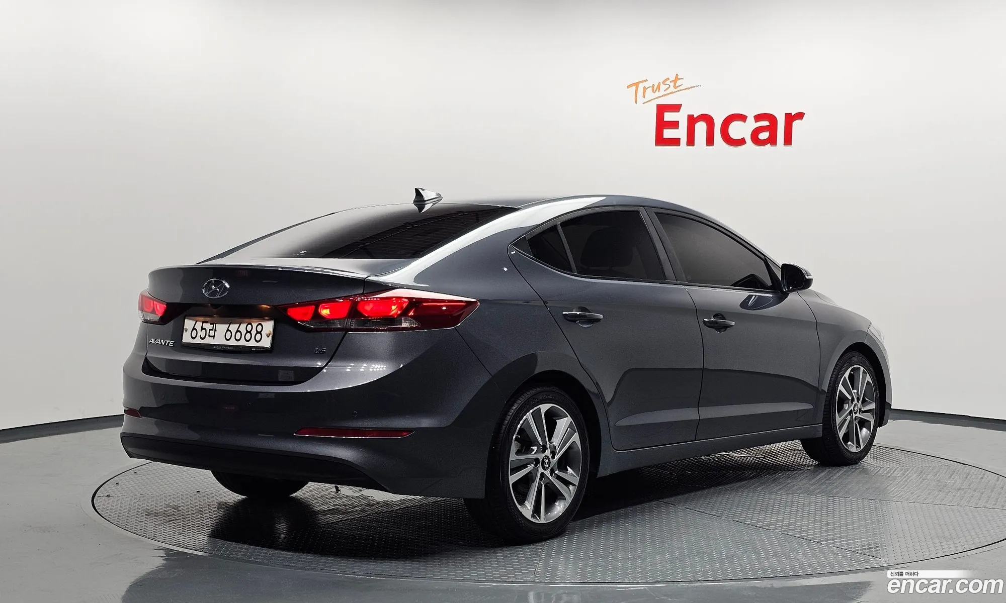 Hyundai Elantra AD 2018 — 13