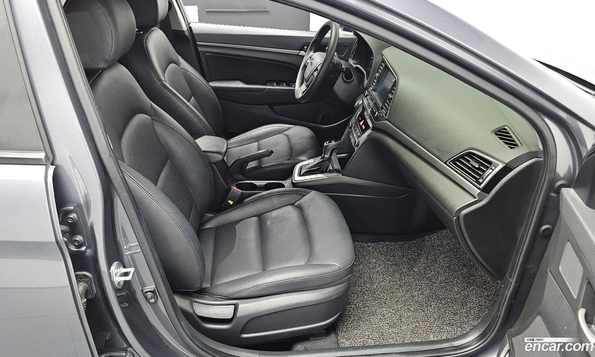 Hyundai Elantra AD 2018 — 11