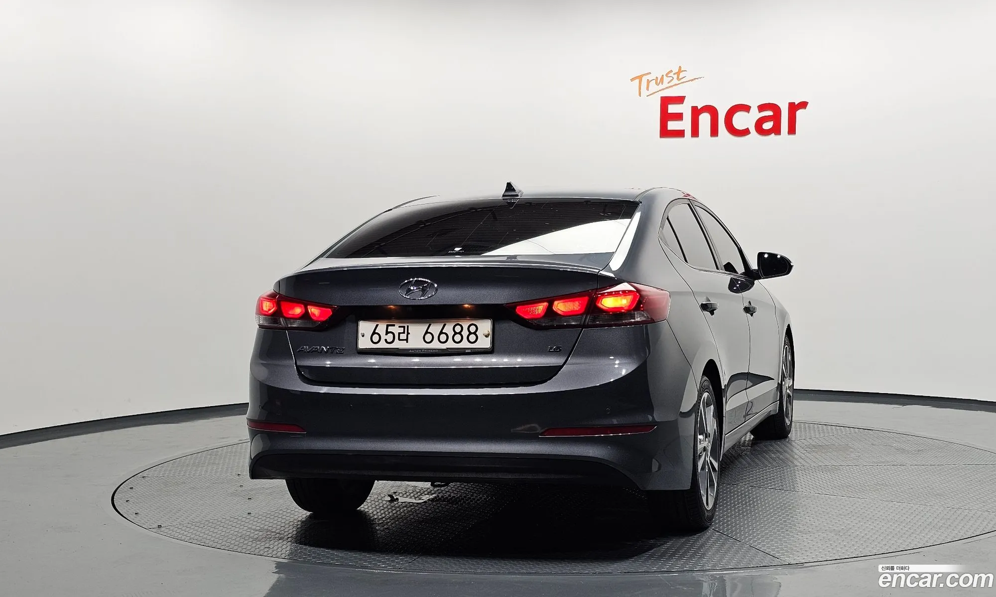 Hyundai Elantra AD 2018 — 10