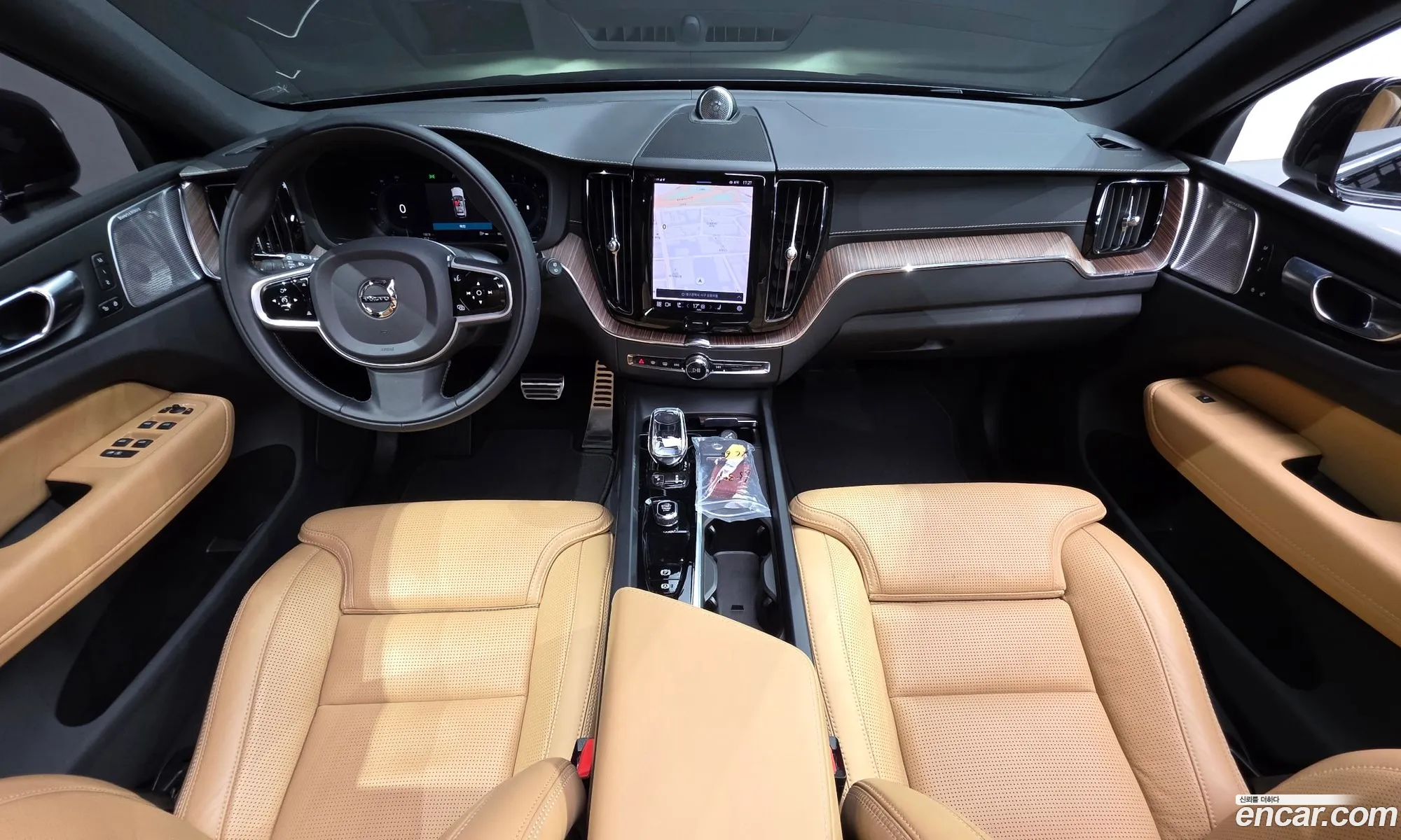 Volvo XC60 2022 YV1UZL12CN1987216 — 6