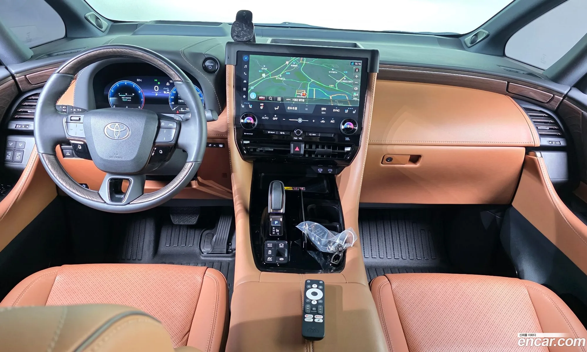 Toyota Alphard 2025 — 7