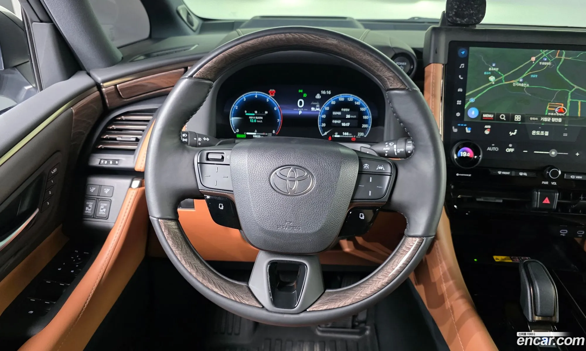 Toyota Alphard 2025 — 19