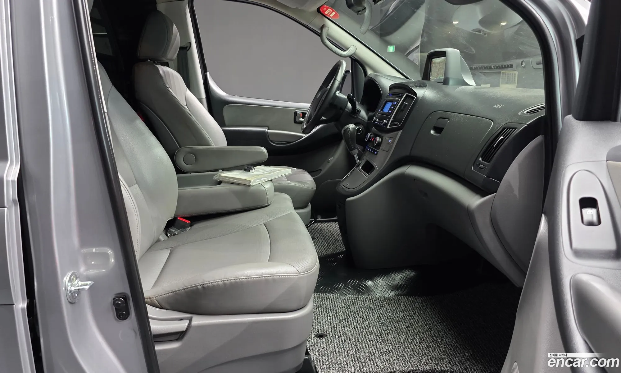 Hyundai Grand Starex 2020 — 27