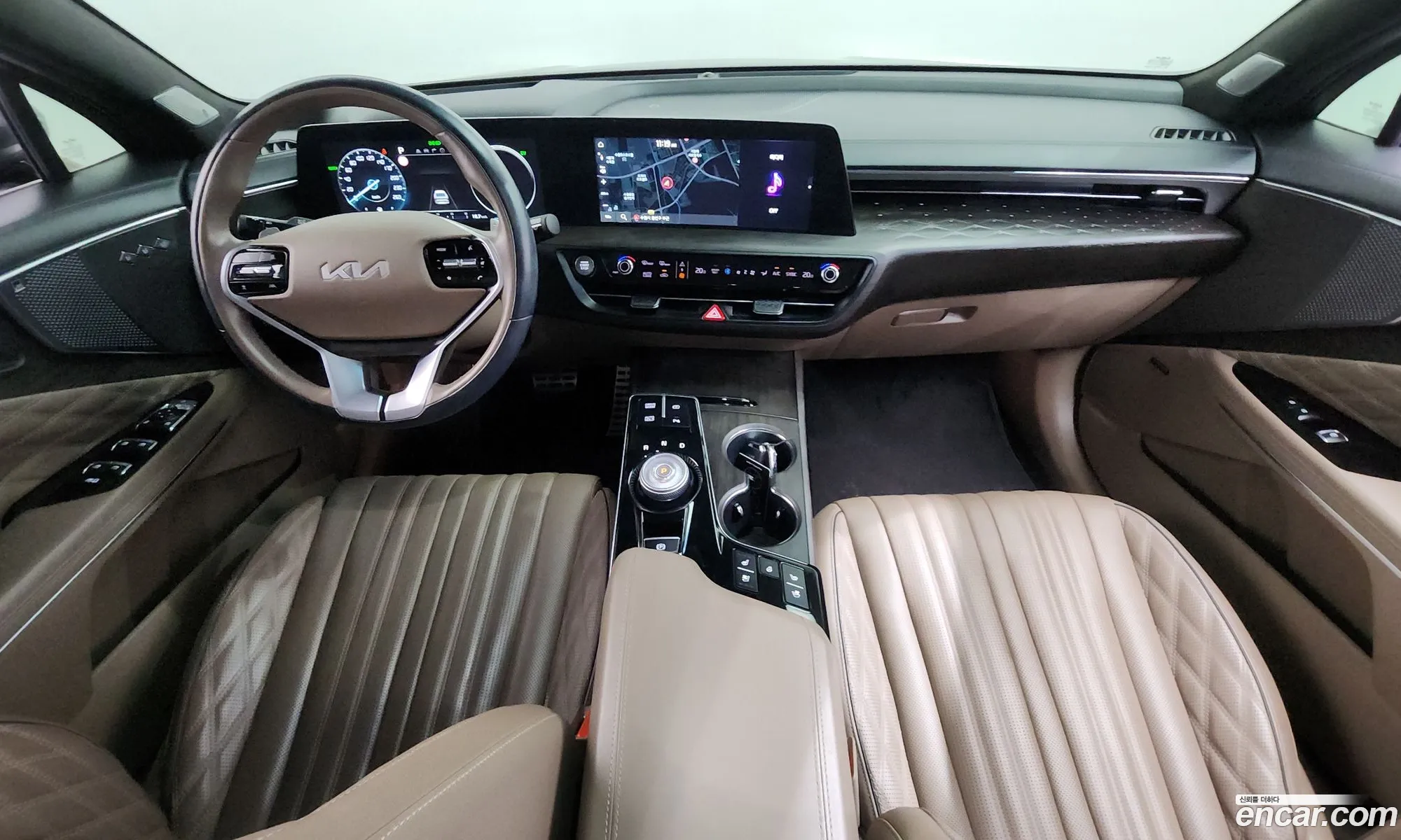 Kia K8 Hybrid 2023 — 4