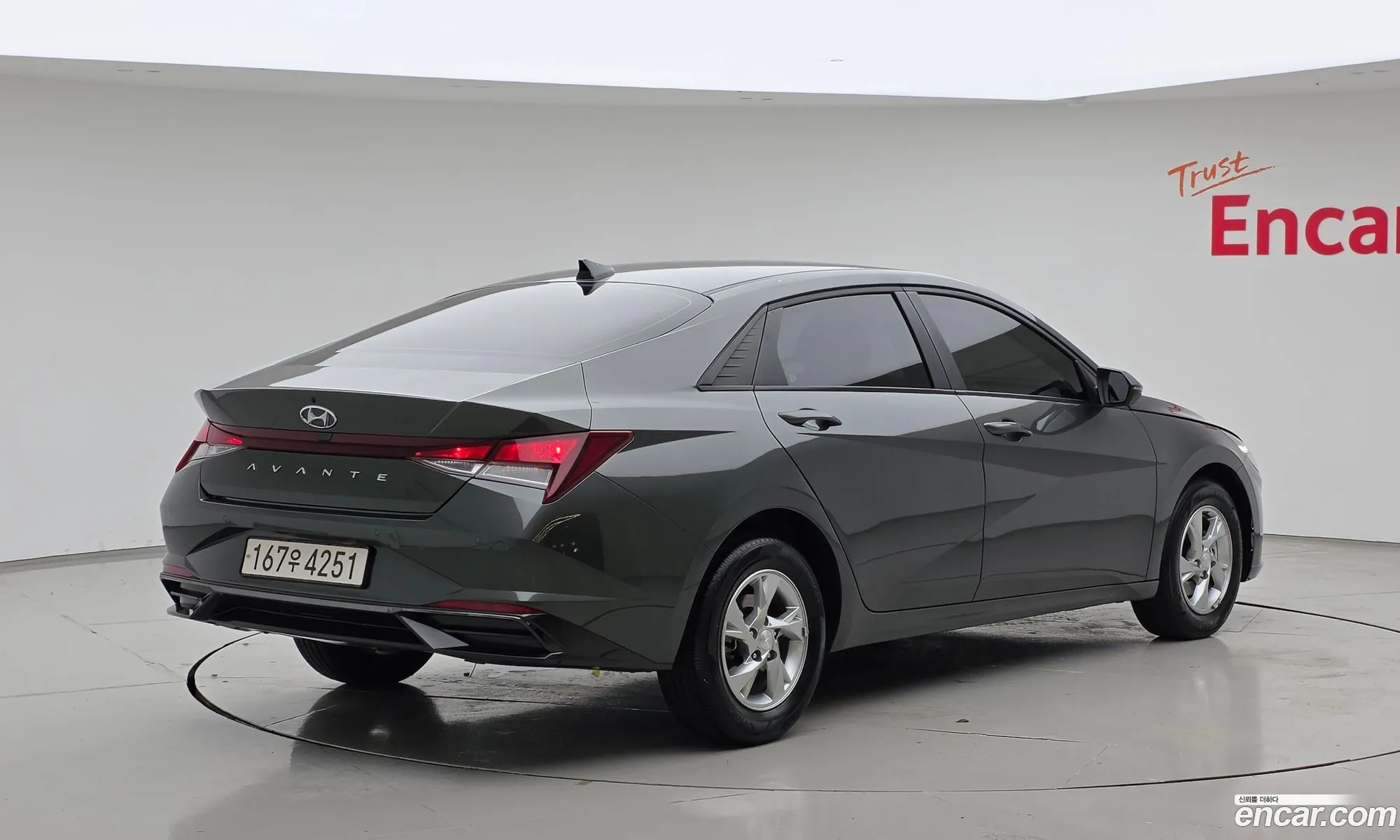 Hyundai Elantra 2022 — 19