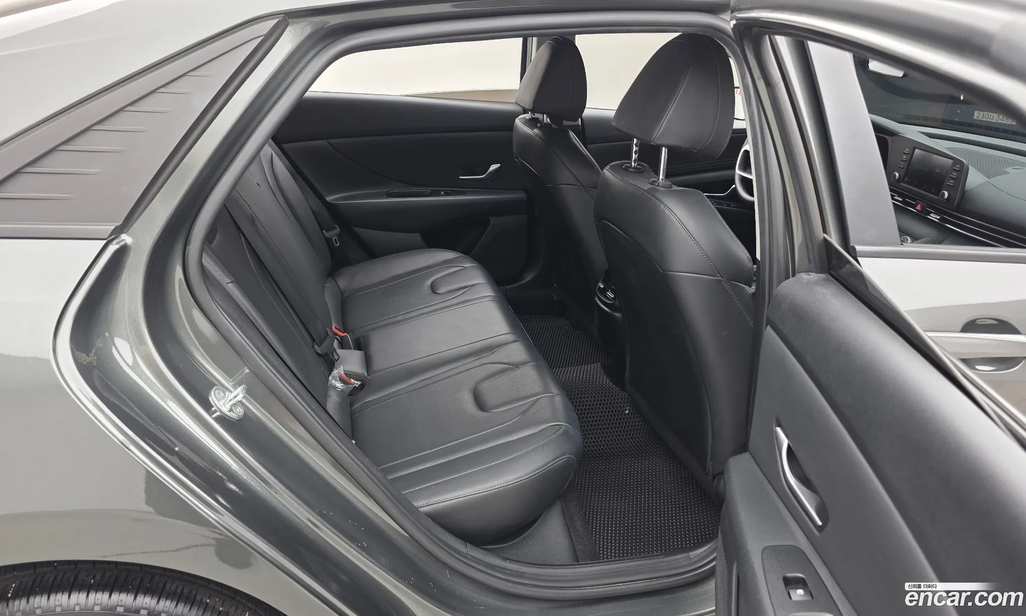 Hyundai Elantra 2022 — 12