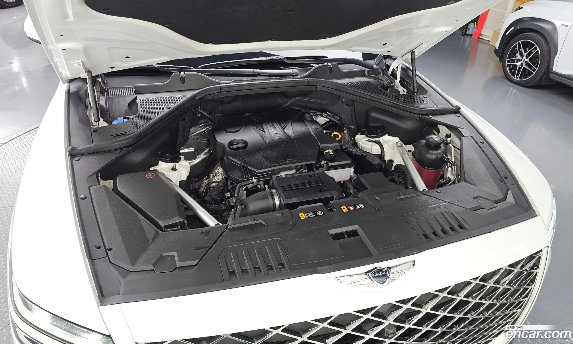 Genesis GV80 2022 KMTHA81BDNU128380 — 12