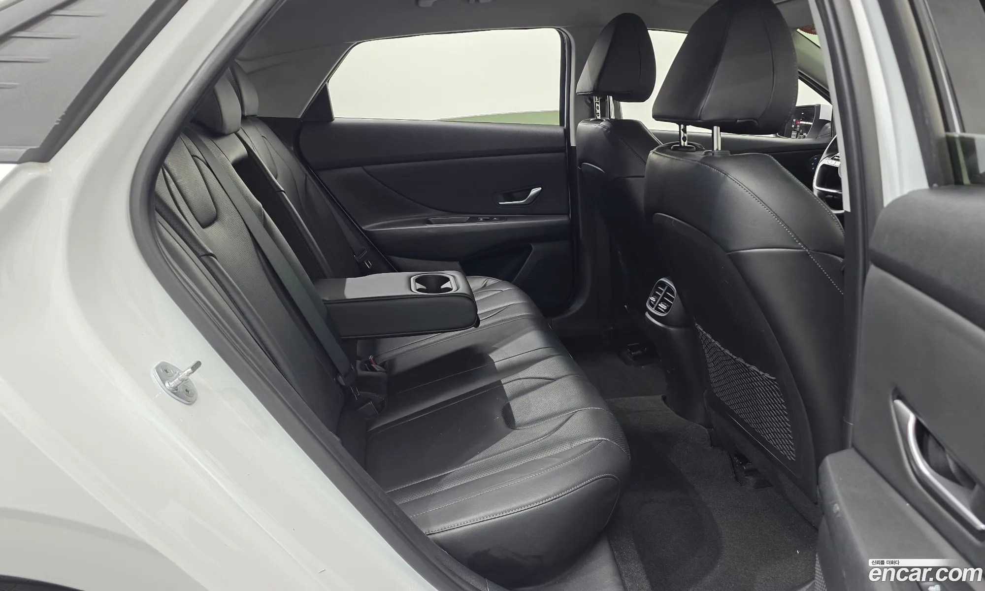 Hyundai Elantra 2022 — 8