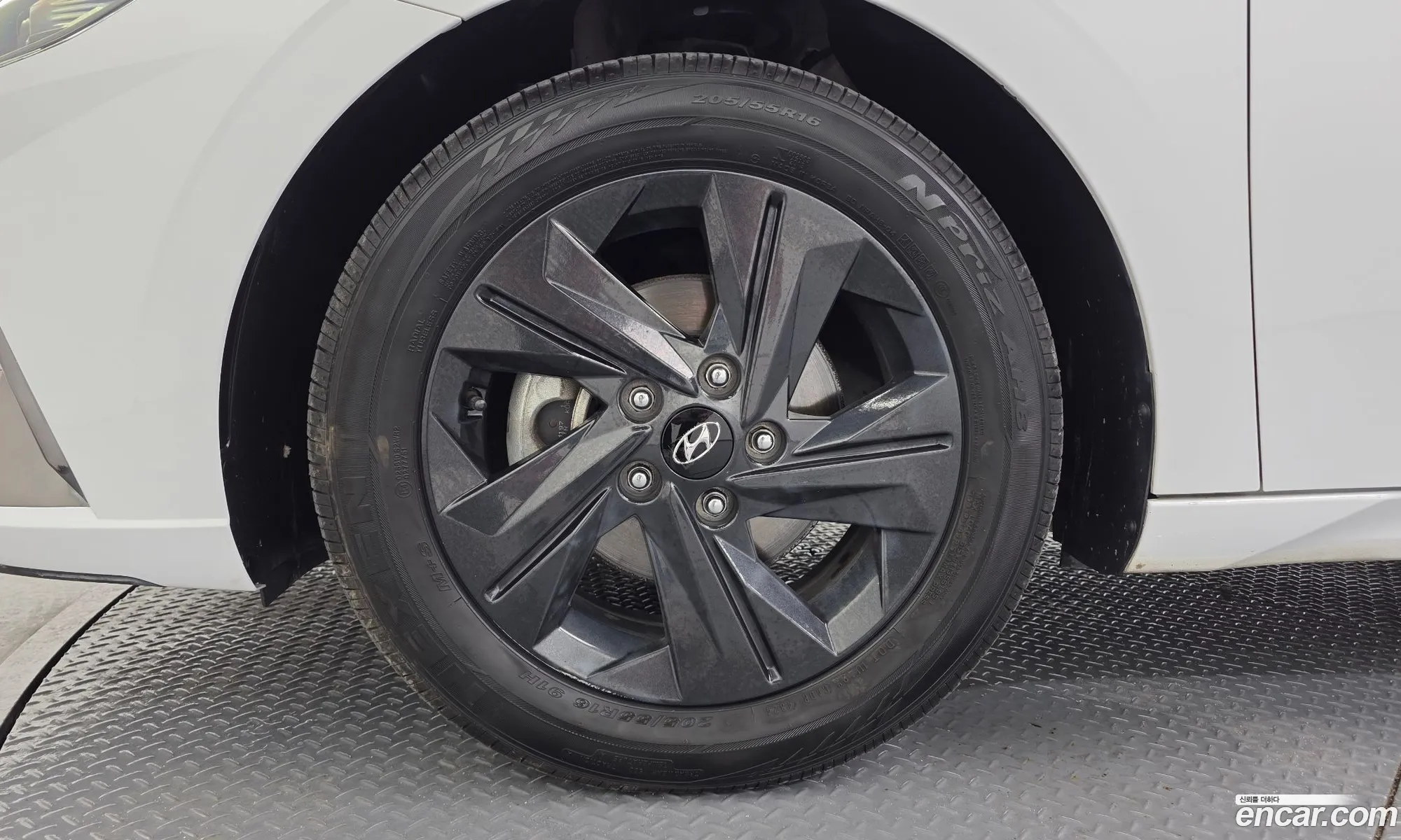 Hyundai Elantra 2022 — 20