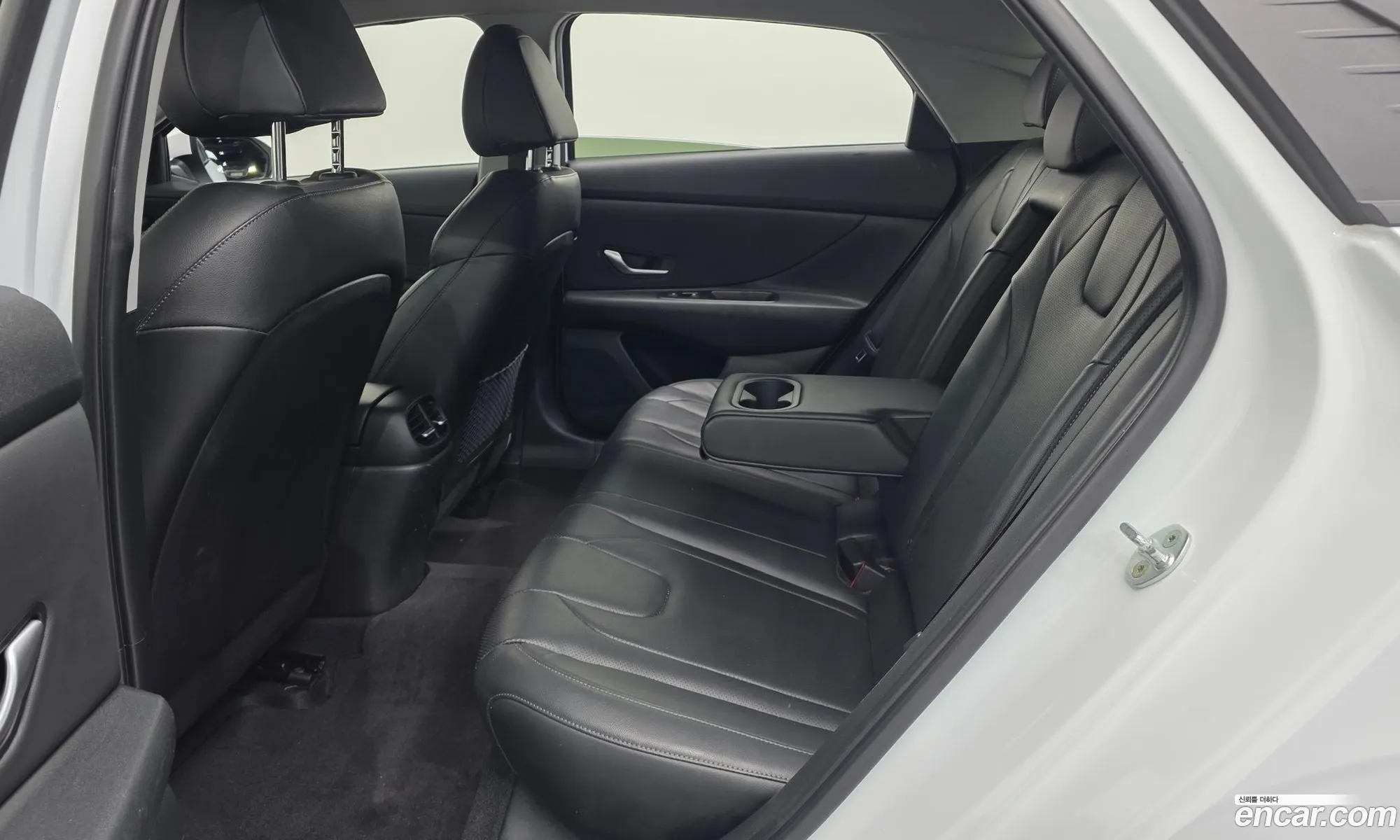 Hyundai Elantra 2022 — 18