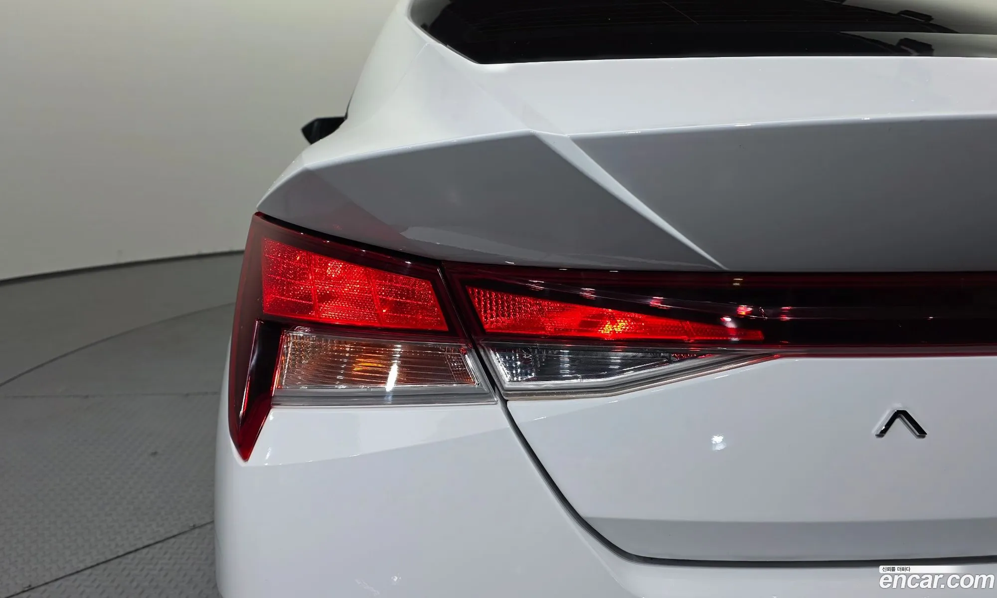 Hyundai Elantra 2022 — 21