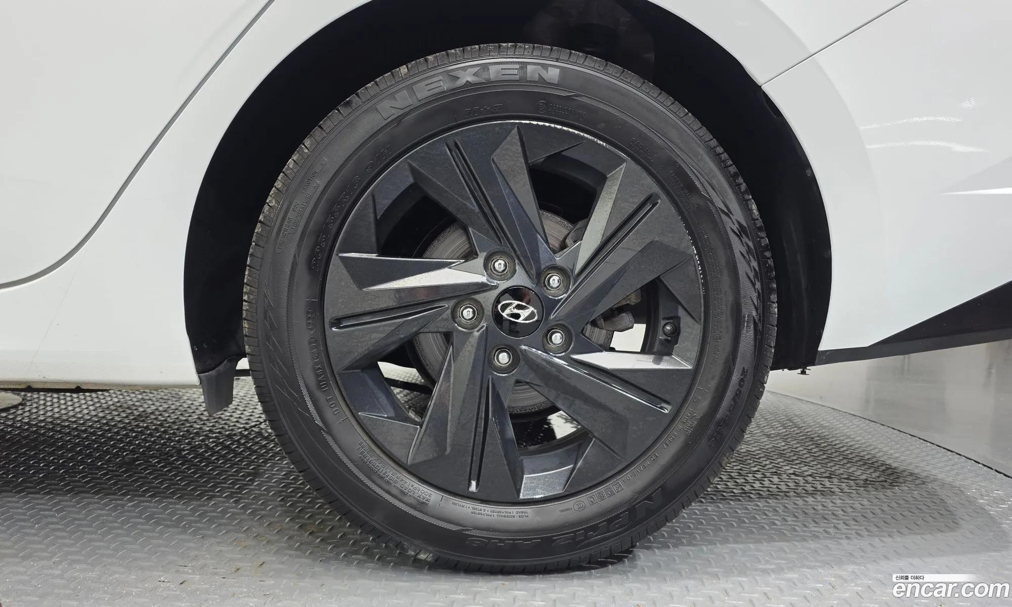 Hyundai Elantra 2022 — 2